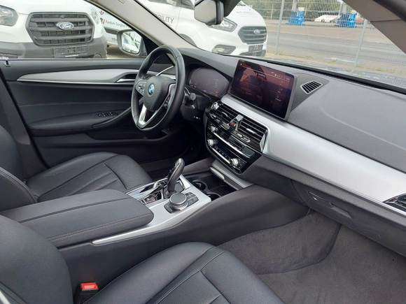 BMW 520dA Touring Leder Navi Shz RFK LED 6