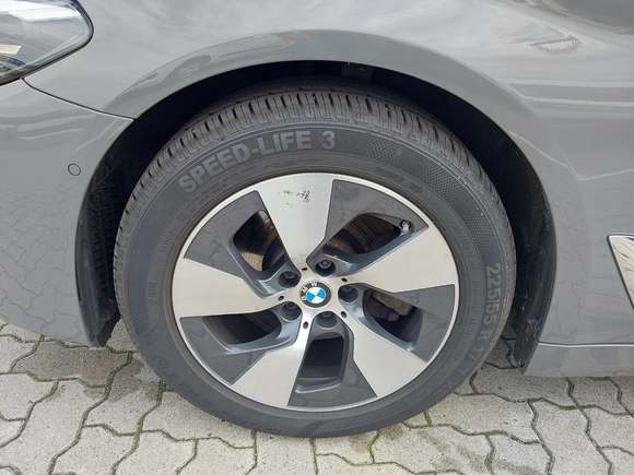 BMW 520dA Touring Leder Navi Shz RFK LED 12