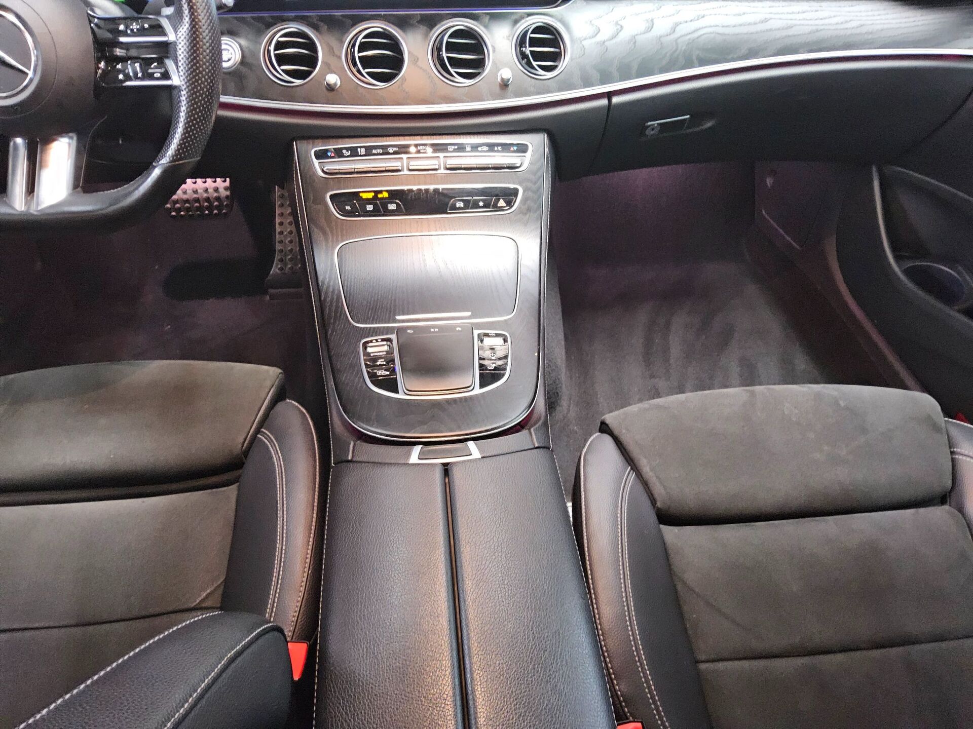 Mercedes-Benz E 300 T e AMG-Line Night Navi LED Widescreen 6