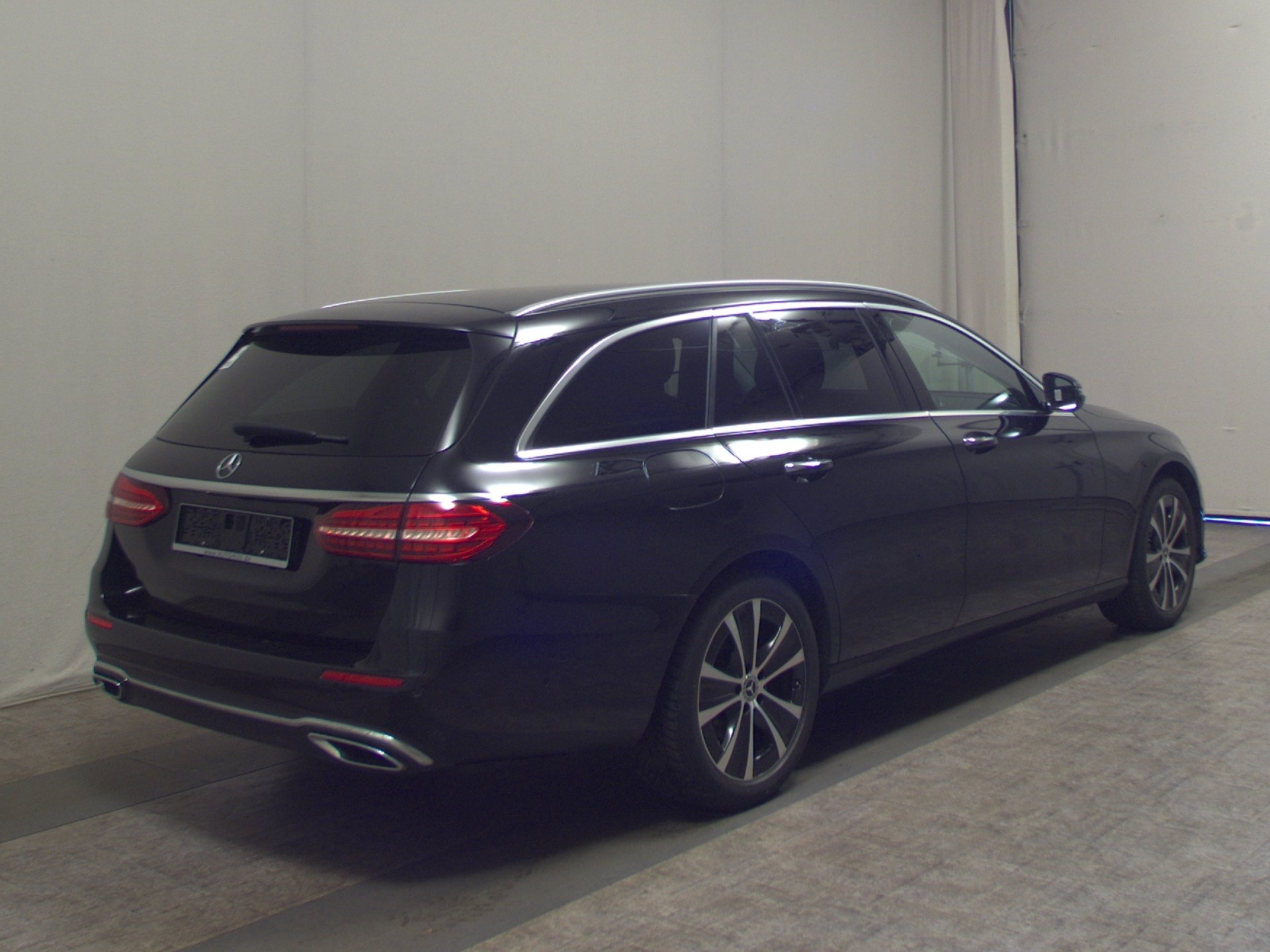 Mercedes-Benz E 220 T d Avantgarde Navi LED MBUX-AR StandHzg 4