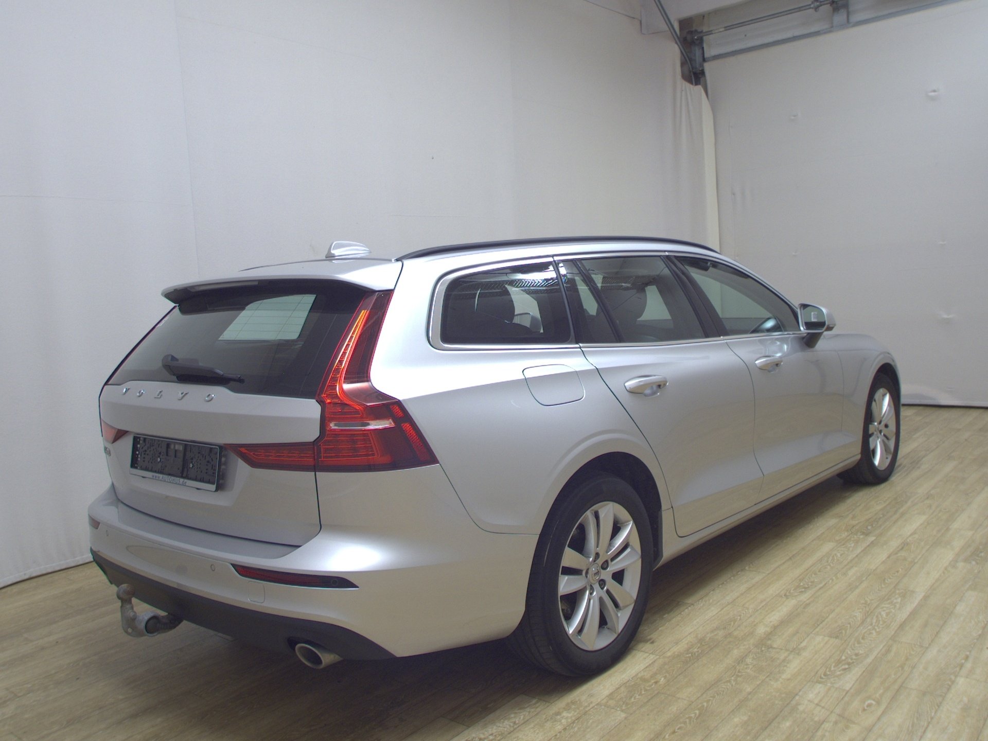 Volvo V60 B4 D Momentum Navi LED AHK Kamera 4