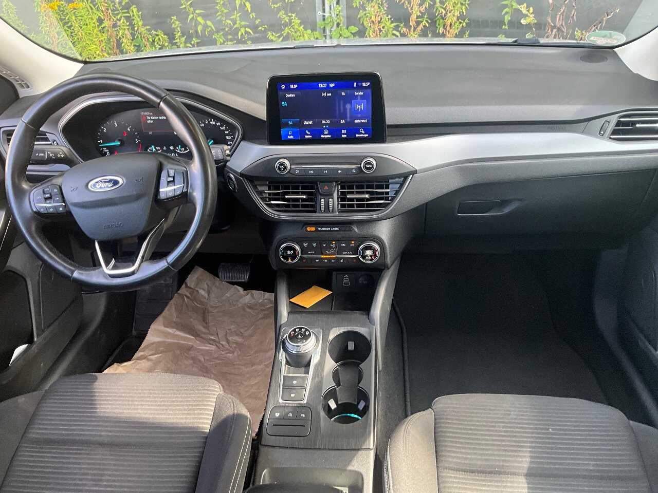 Ford Focus NAVI LED SHZ PDC LENKRADHZG 5