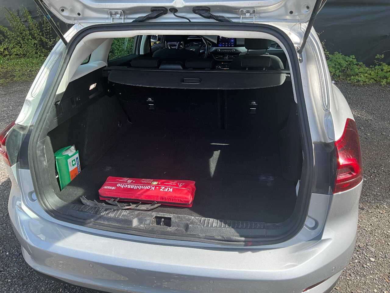 Ford Focus NAVI LED SHZ PDC LENKRADHZG 10