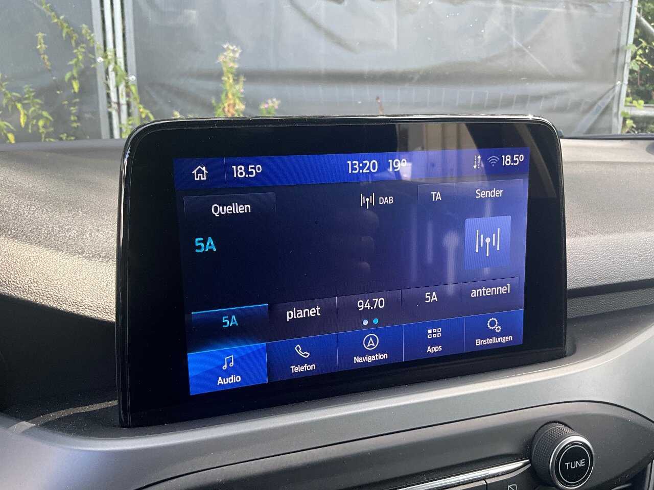 Ford Focus NAVI LED SHZ PDC LENKRADHZG 9