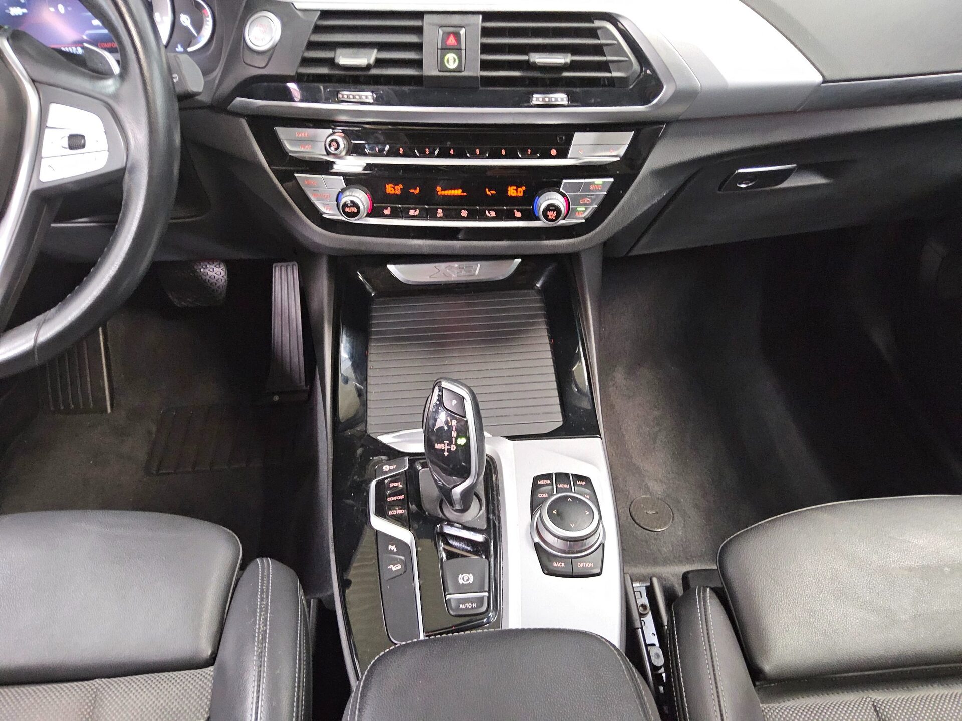BMW X3 xDrive20d Advantage T-Leder Navi LED Pano RfK 6