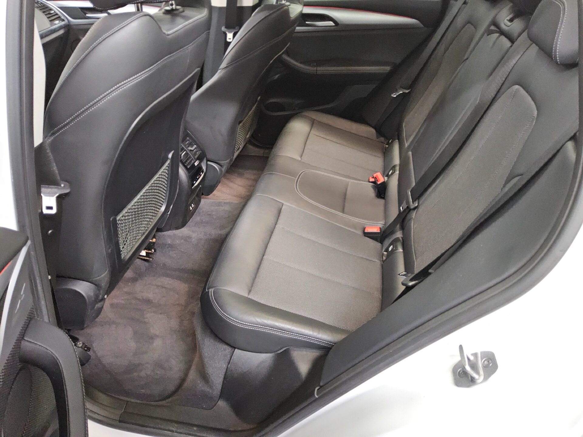 BMW X3 xDrive20d Advantage T-Leder Navi LED Pano RfK 13