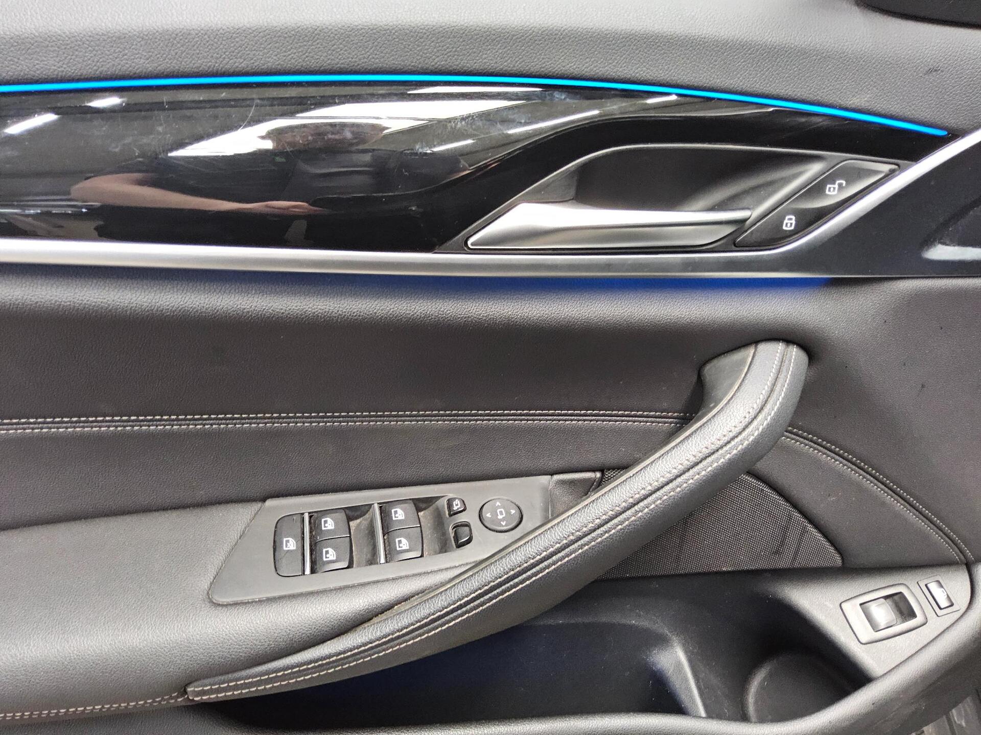 BMW 530e Touring Leder Navi Laser LC-Prof RfK AHK 10