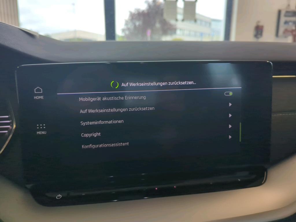 Skoda Octavia Kombi 1.4 TSI iV Style NAVI LED AID SHZ RFK 10