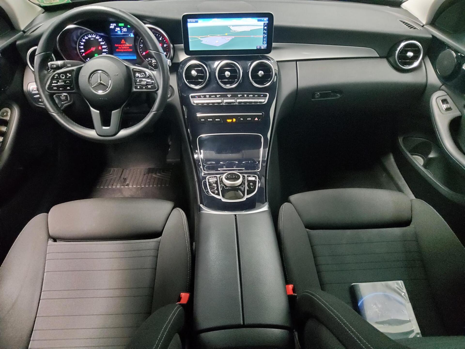 Mercedes-Benz C 300 de Avantgarde Navi LED Distronic+ PDC Shz 5