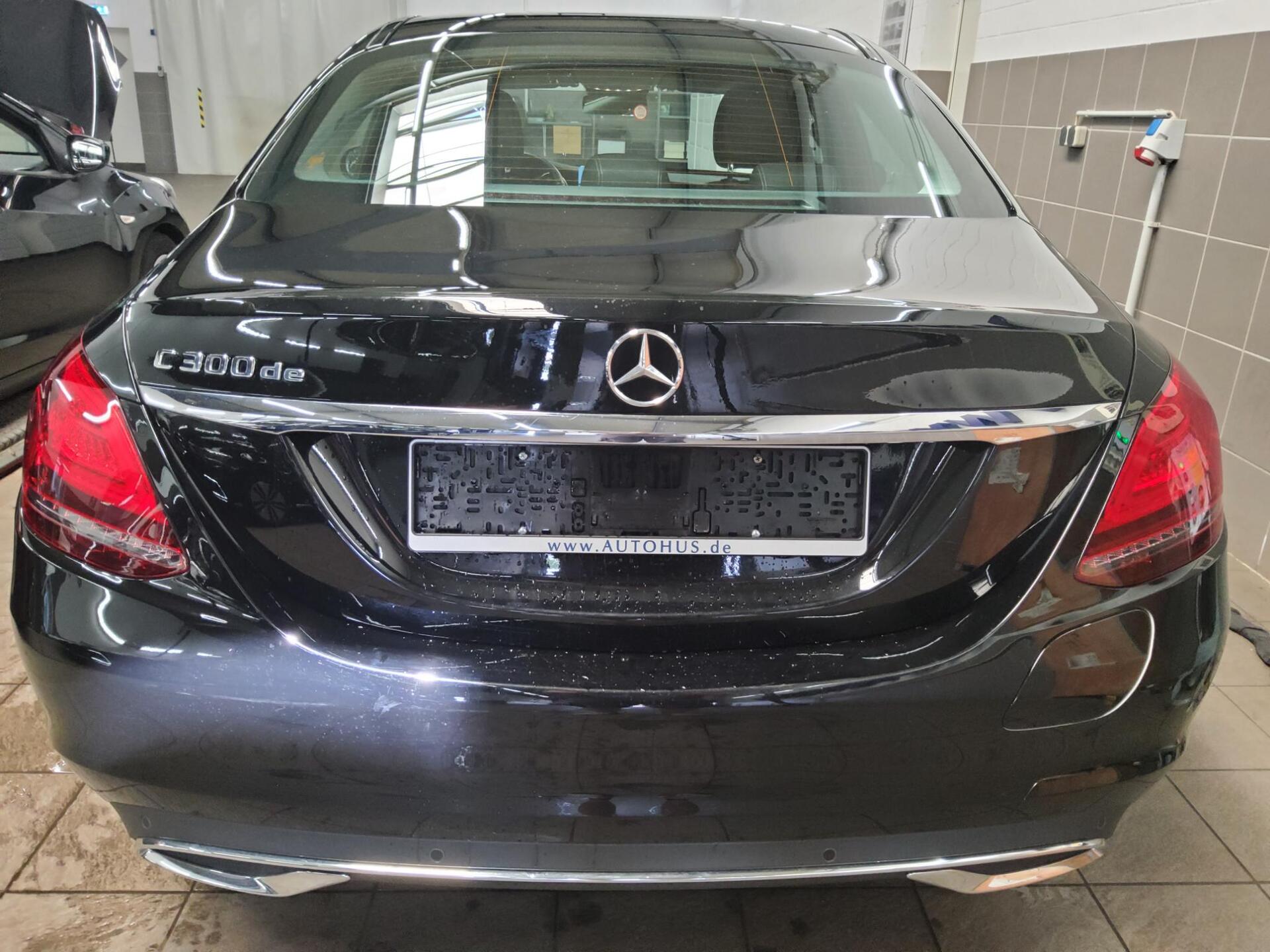 Mercedes-Benz C 300 de Avantgarde Navi LED Distronic+ PDC Shz 10