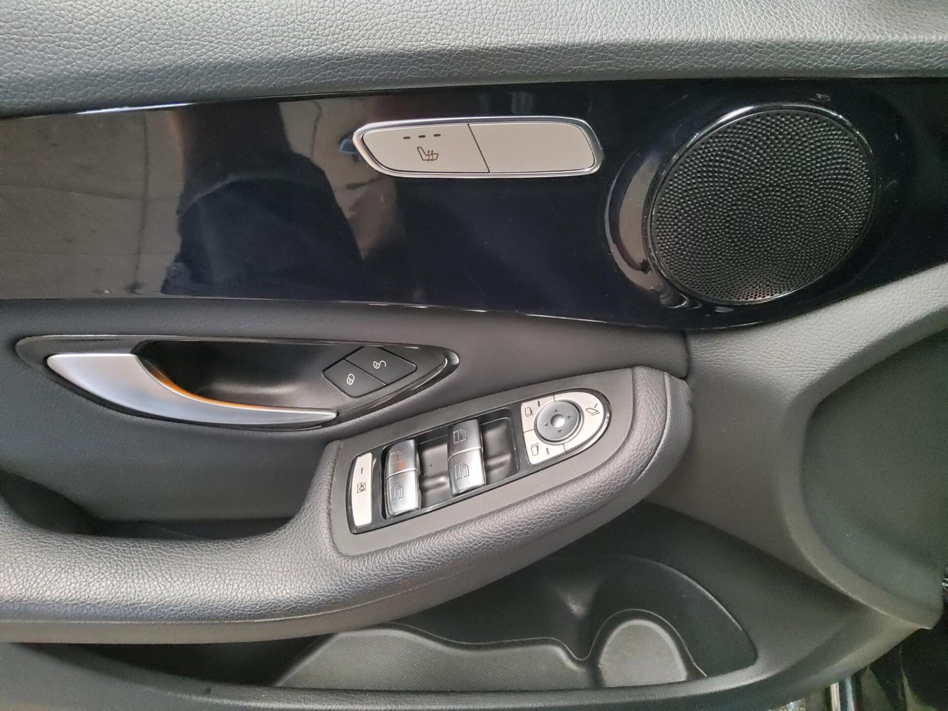Mercedes-Benz C 300 de Avantgarde Navi LED Distronic+ PDC Shz 9