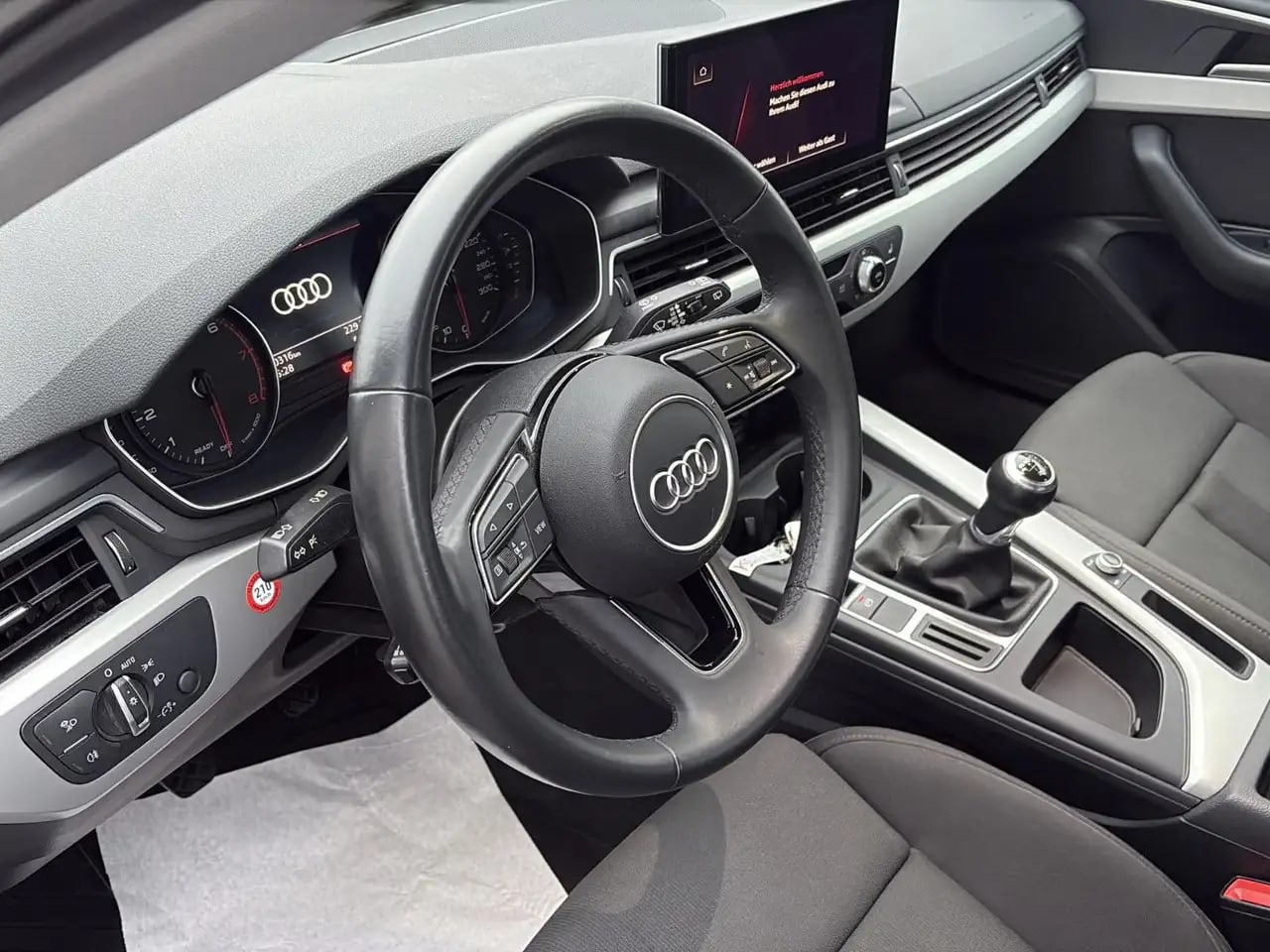 Audi A4 35 TFSI STHZG*LED*Navi*Park*Tempo*SH*1Hand 9