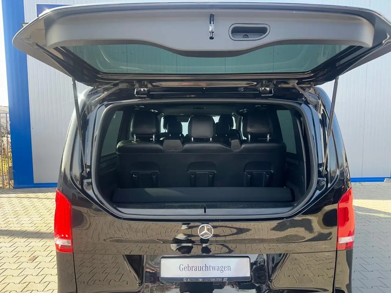 Mercedes-Benz V 300 d LANG LIEGEPAKET LEDER LED 360° KAMERA AHK 13