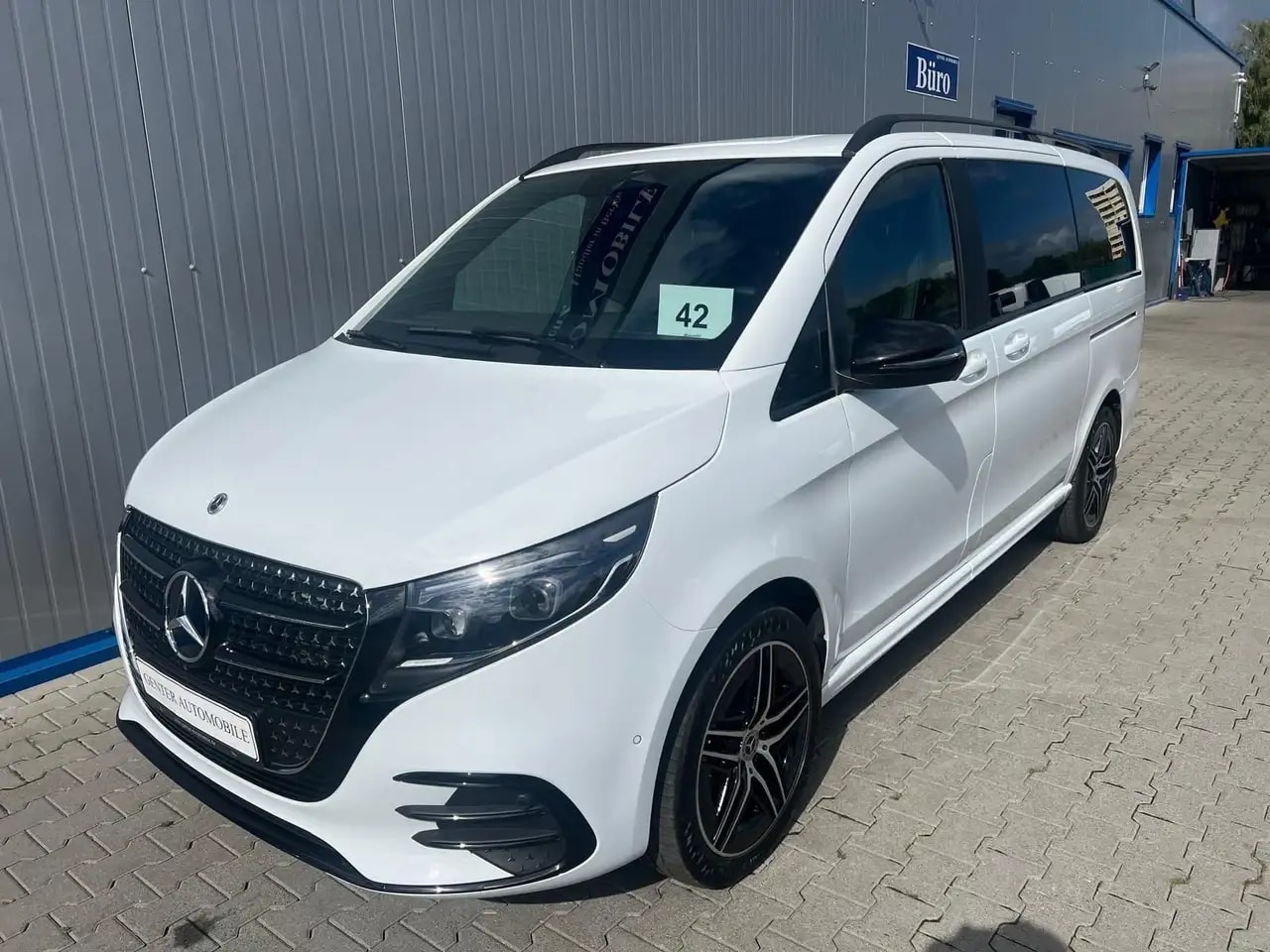 Mercedes-Benz V 250 4M LANG AMG LIEGEPAKET AHK 360° FACELIFT