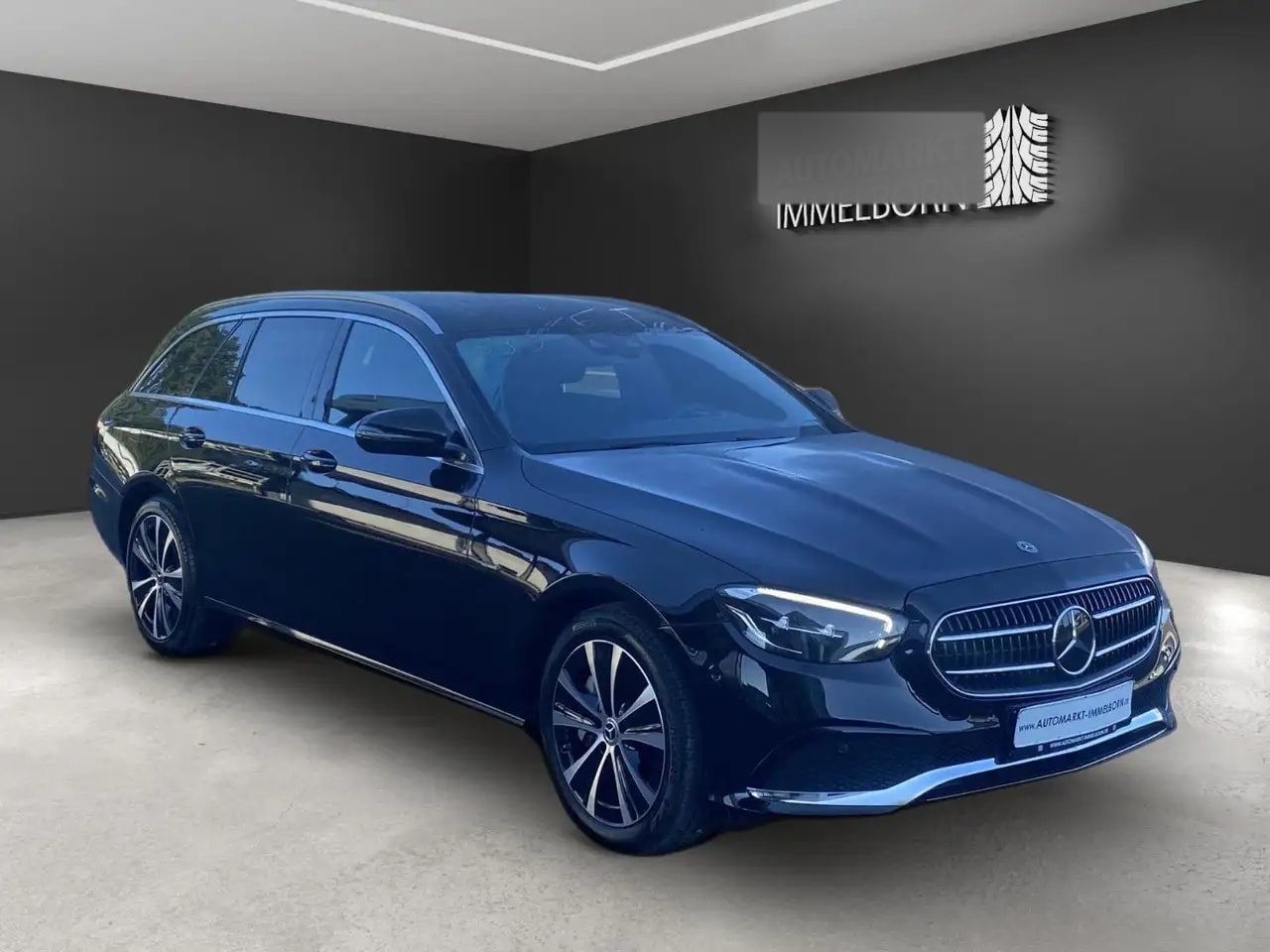 Mercedes-Benz E 300 de AHK*Distro*HUD*LED*Widesc*Kamera*SO96%