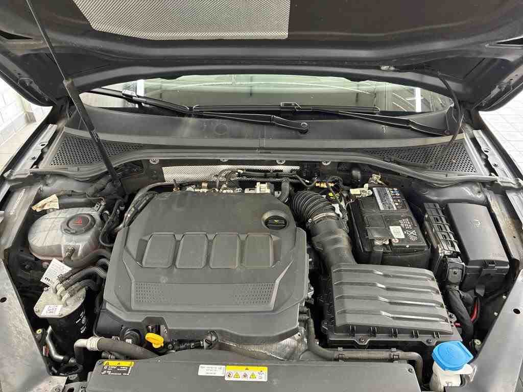 Volkswagen Passat Variant 2.0 TDI Business NAVI SHZ RFK LED ACC 11