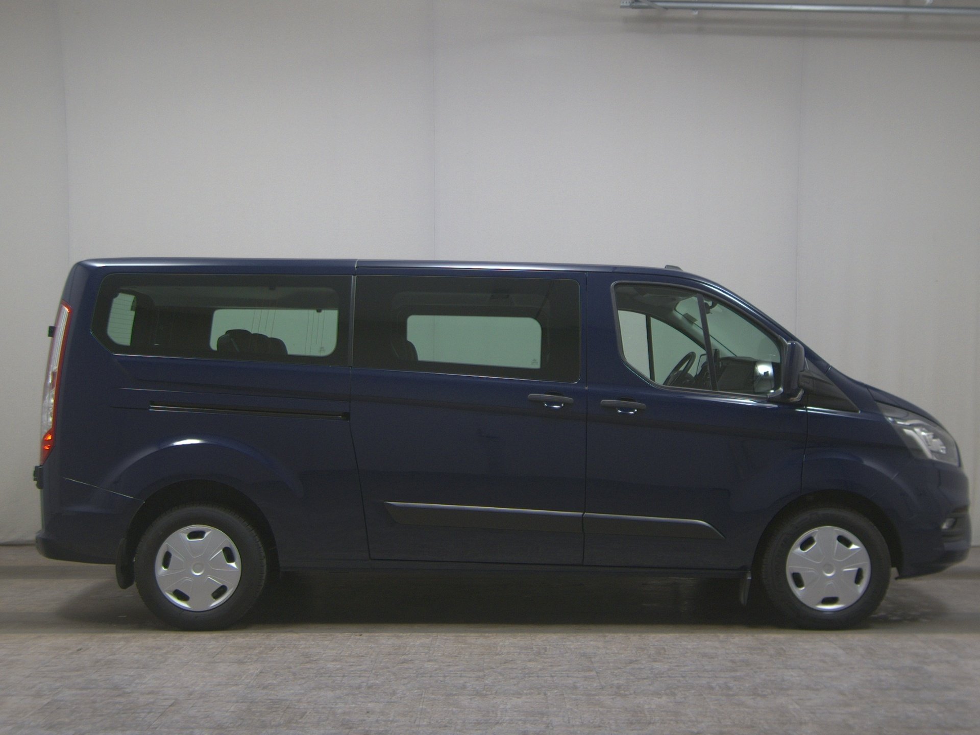 Ford Transit Custom 2.0 EB Trend L2H1 8-Sitze Navi