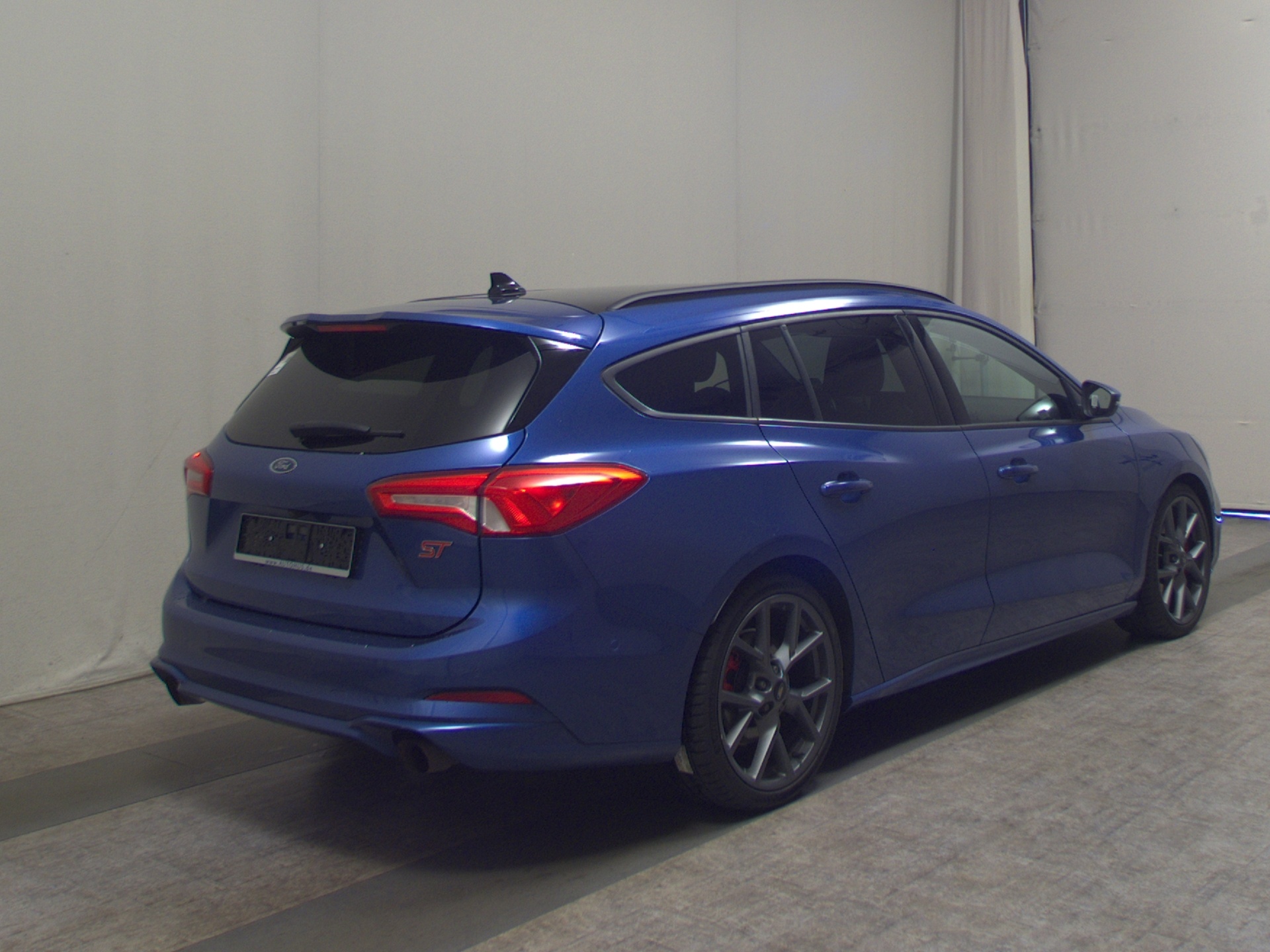 Ford Focus Turnier 2.3 ST Navi LED vc Pano ACC 4