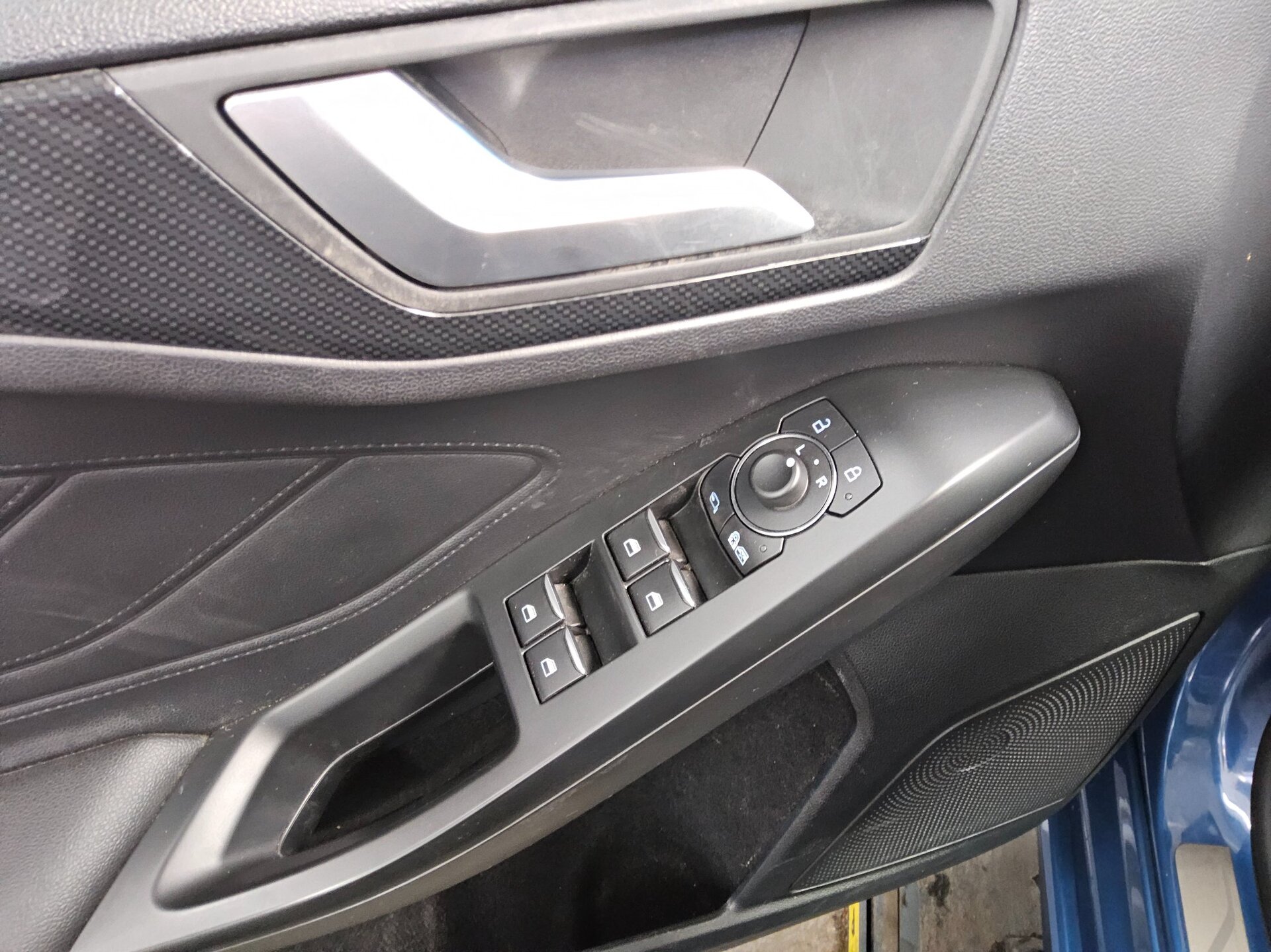 Ford Focus Turnier 2.3 ST Navi LED vc Pano ACC 9