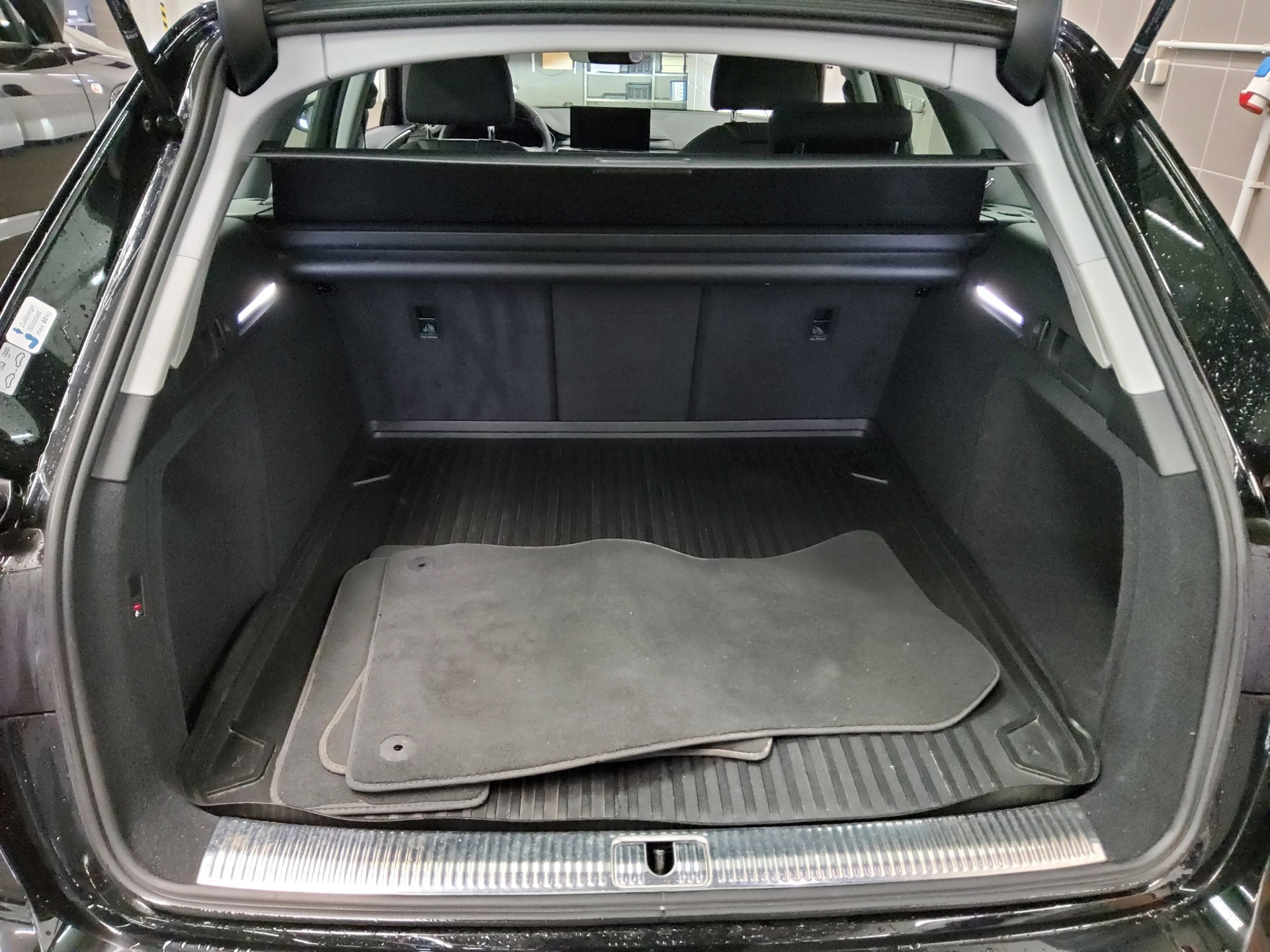 Audi A4 Avant 40 TFSI advanced Navi LED vc+ ACC AHK 12
