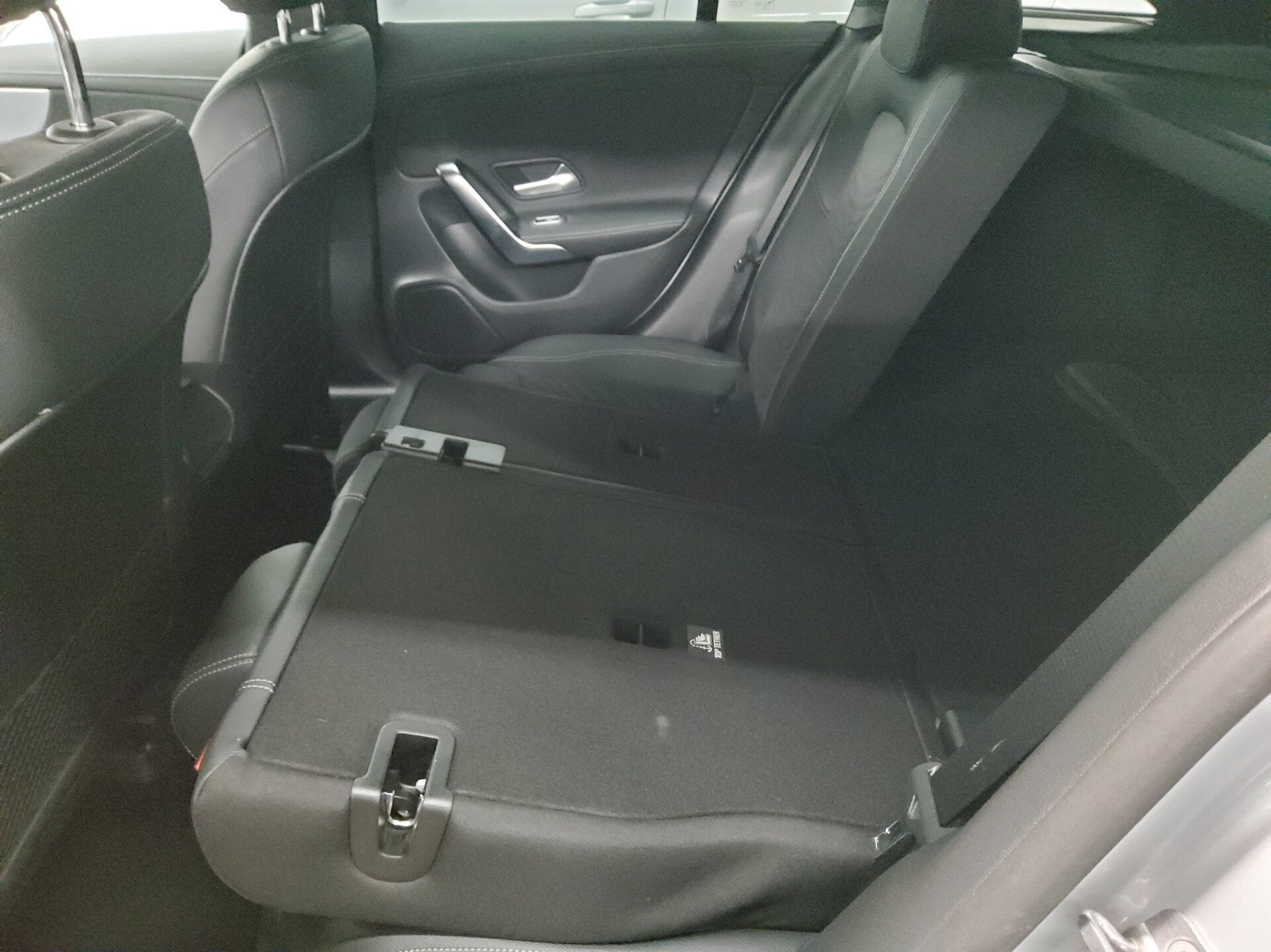 Mercedes-Benz CLA 220 SB d Progressive T-Leder Navi LED AHK 13