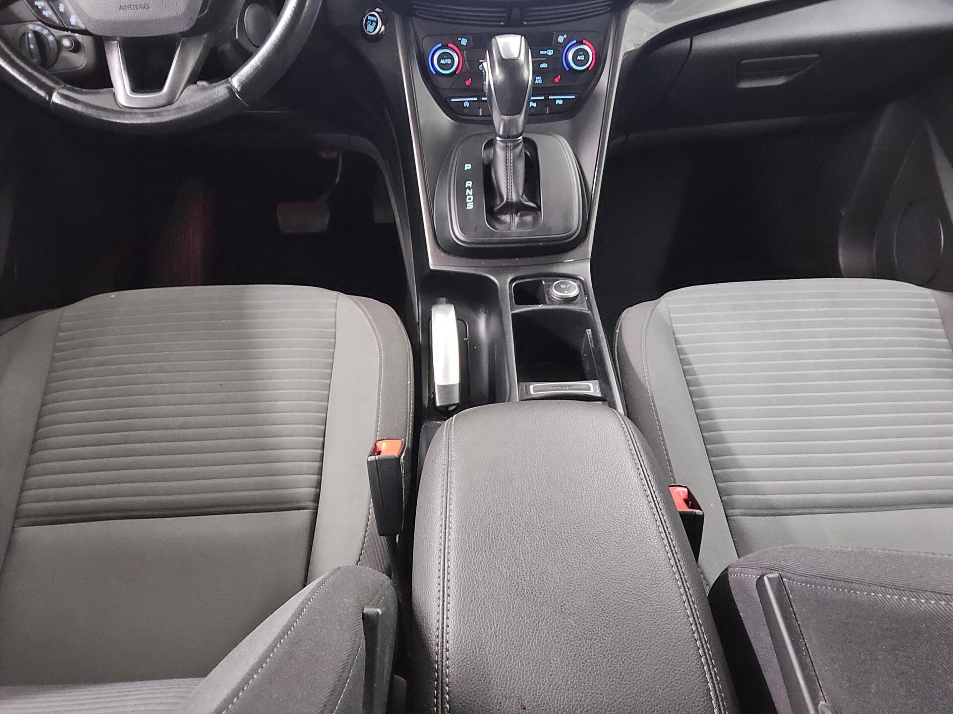 Ford C-Max 1.5 TDCi Titanium Navi PDC Shz 6