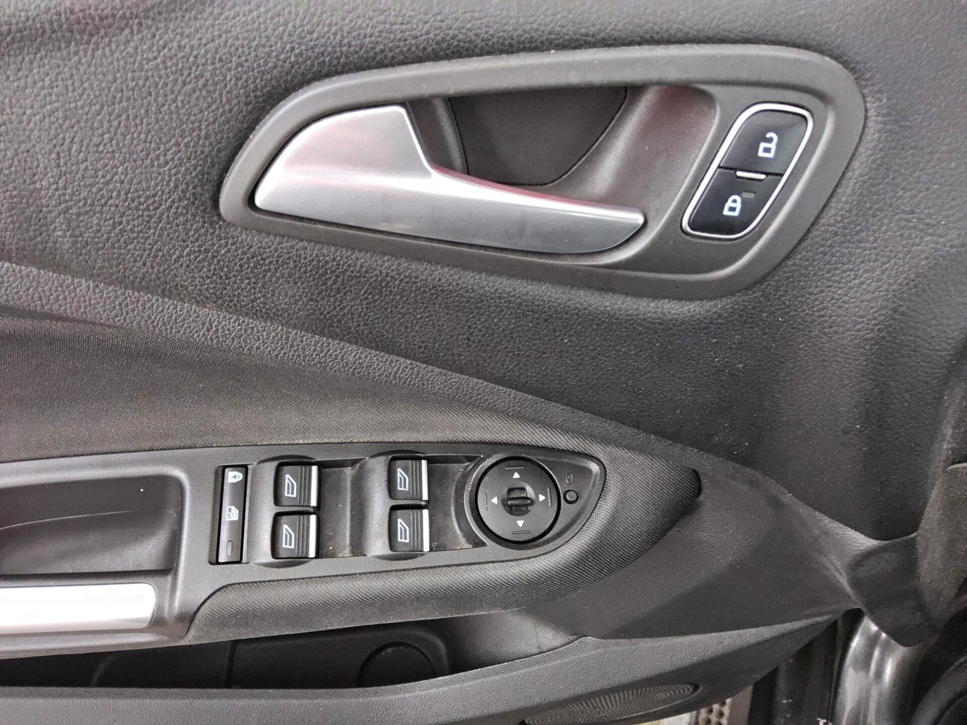 Ford C-Max 1.5 TDCi Titanium Navi PDC Shz 9