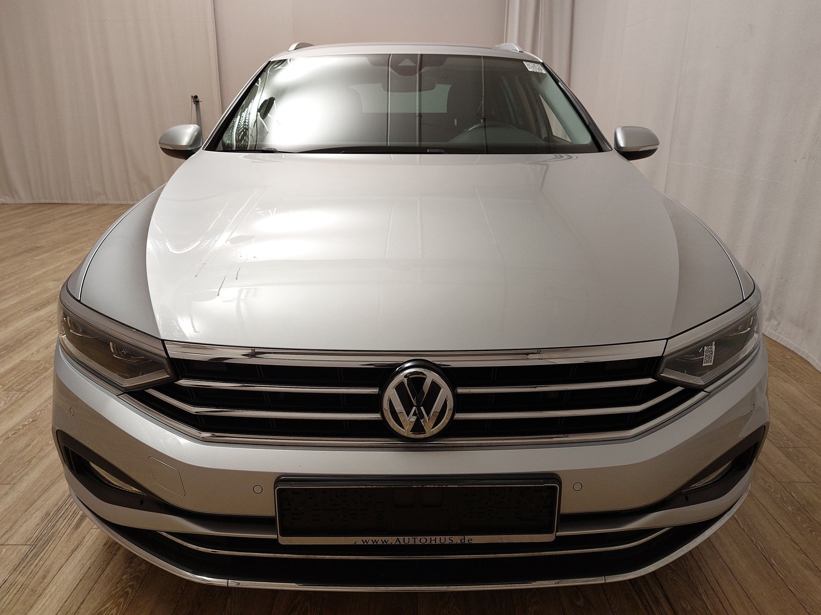 Volkswagen Passat Var. 2.0 TDI Elegance AID Navi Matrix AHK 9