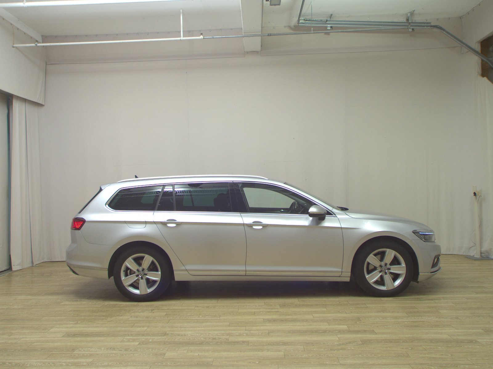 Volkswagen Passat Var. 2.0 TDI Elegance AID Navi Matrix AHK