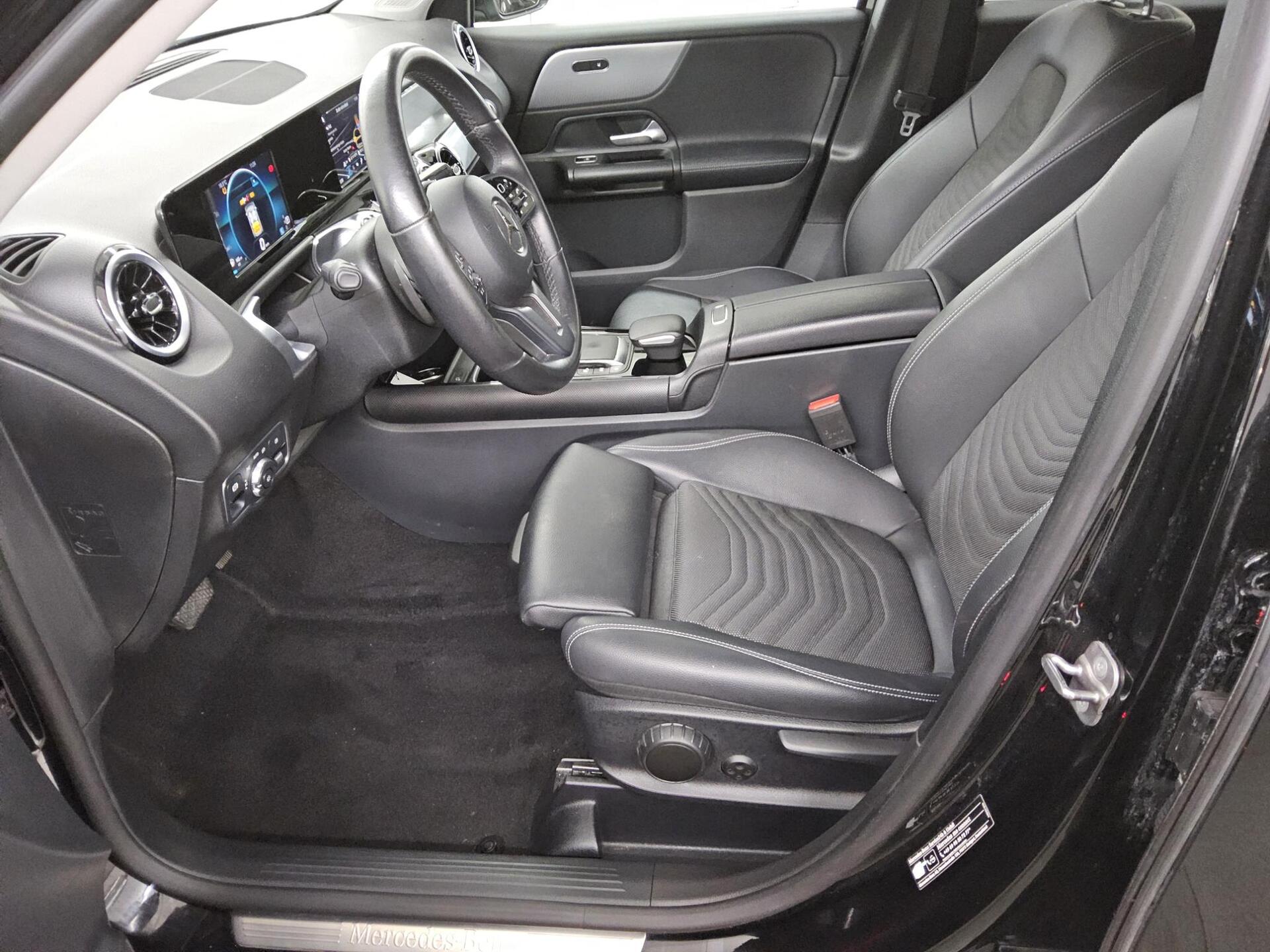 Mercedes-Benz GLB 200 d Style T-Leder Navi LED AHK Tempomat 9