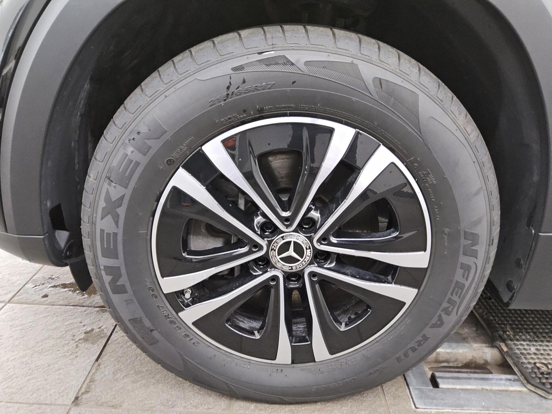 Mercedes-Benz GLB 200 d Style T-Leder Navi LED AHK Tempomat 11