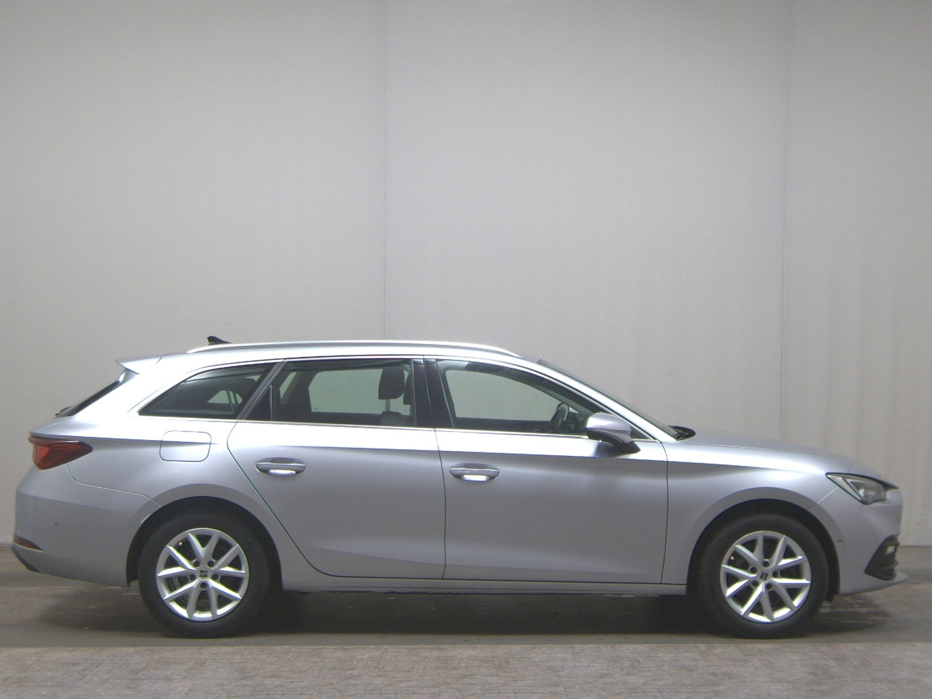 Seat Leon Sportstourer 2.0 TDI Style Navi LED AHK RfK
