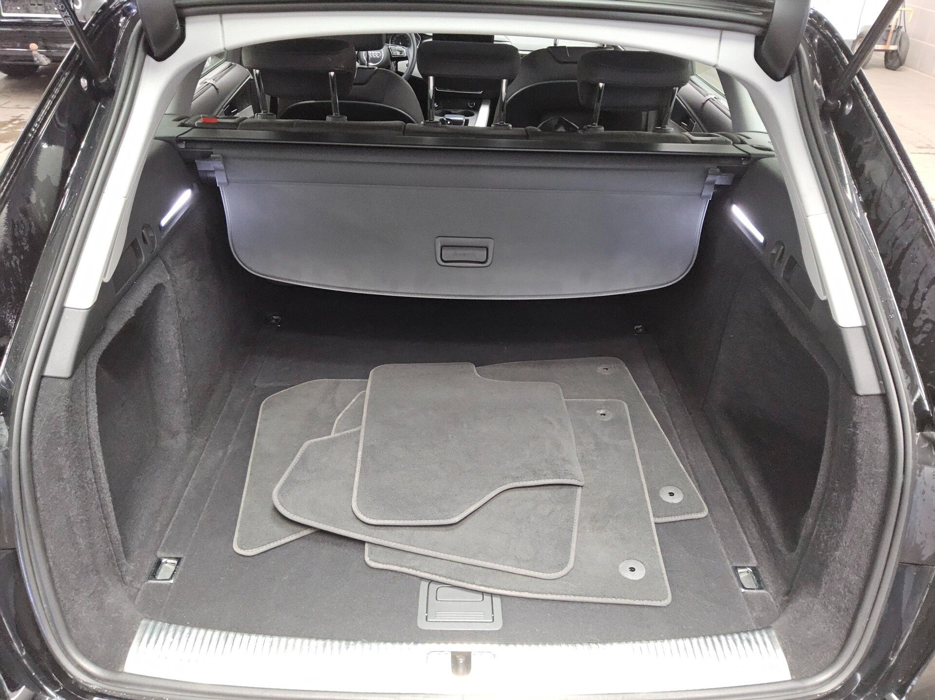 Audi A4 Avant 35 TDI Navi LED PDC Shz 11