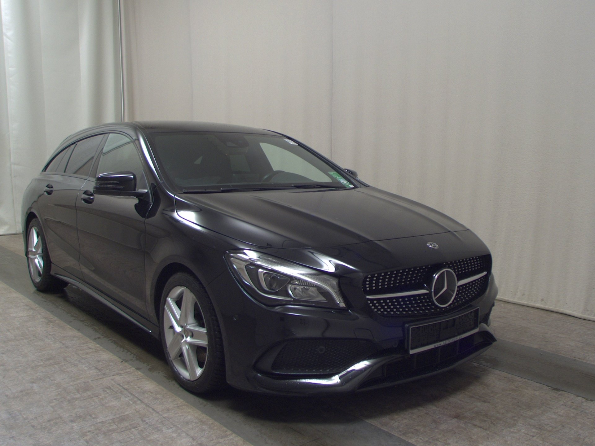 Mercedes-Benz CLA 220 SB CDI 4M AMG-Line Navi LED Leder RFK Dist+ 3