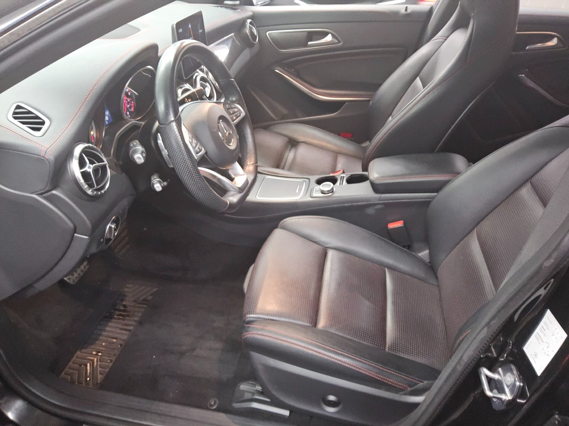 Mercedes-Benz CLA 220 SB CDI 4M AMG-Line Navi LED Leder RFK Dist+ 8