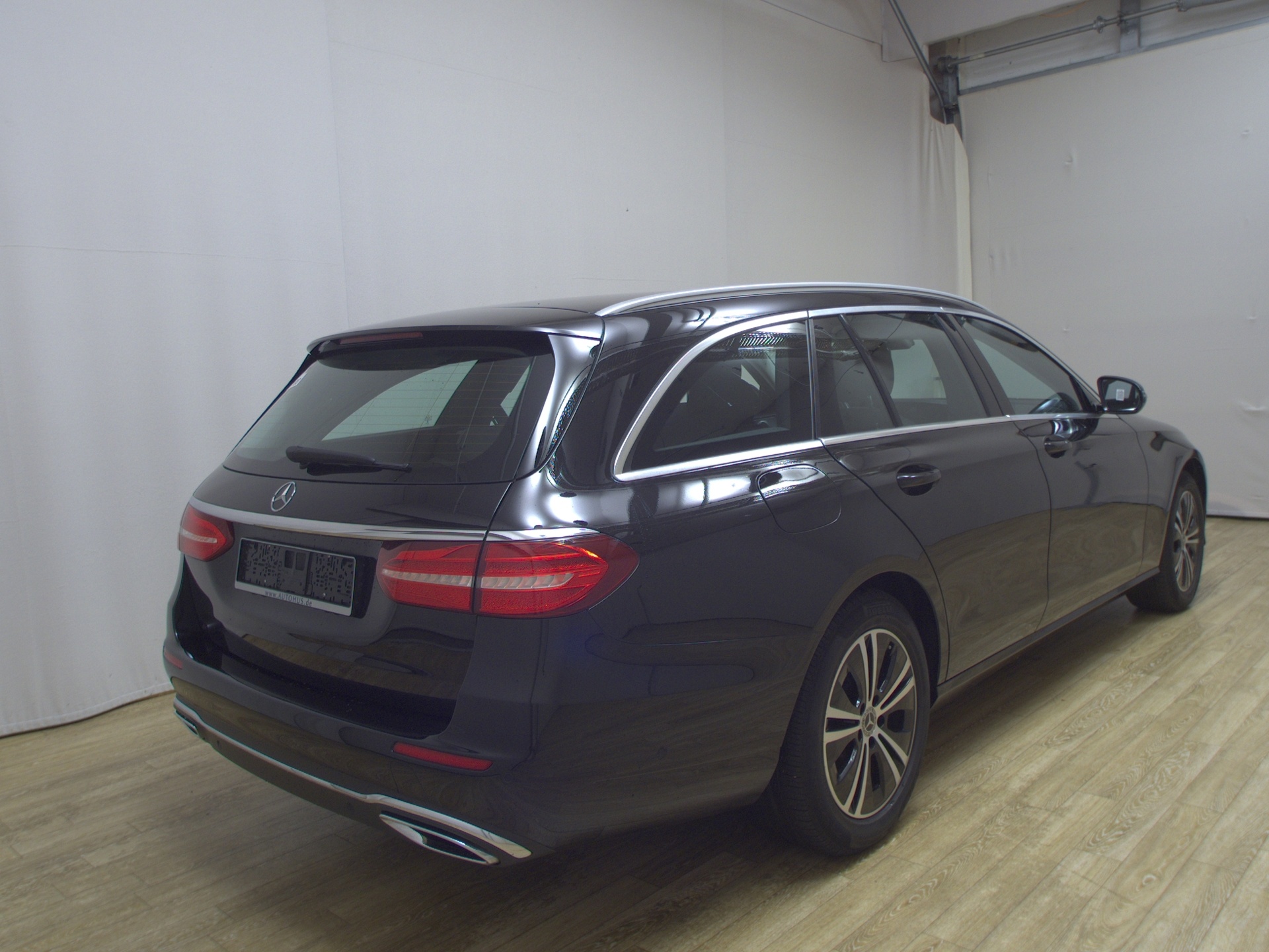 Mercedes-Benz E 220 T d Avantgarde Leder Navi LED RfK Distro+ 4