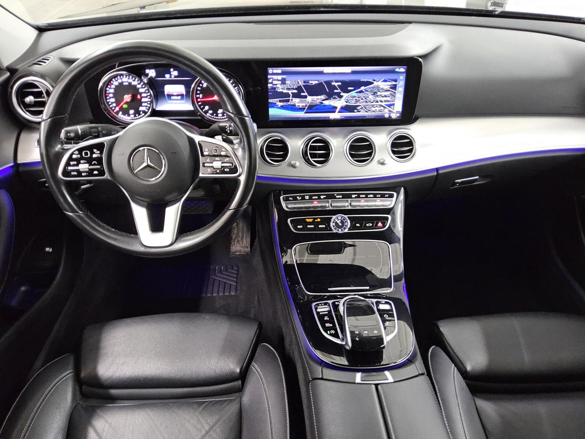 Mercedes-Benz E 220 T d Avantgarde Leder Navi LED RfK Distro+ 5
