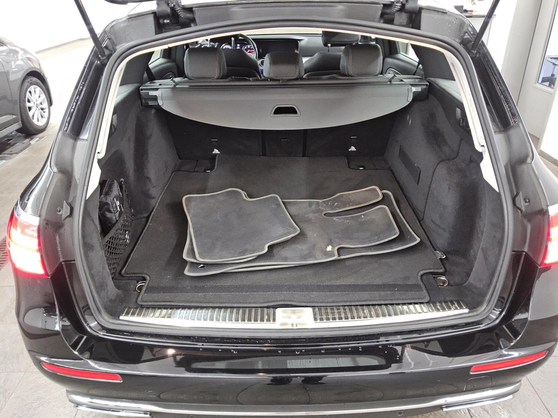 Mercedes-Benz E 220 T d Avantgarde Leder Navi LED RfK Distro+ 11
