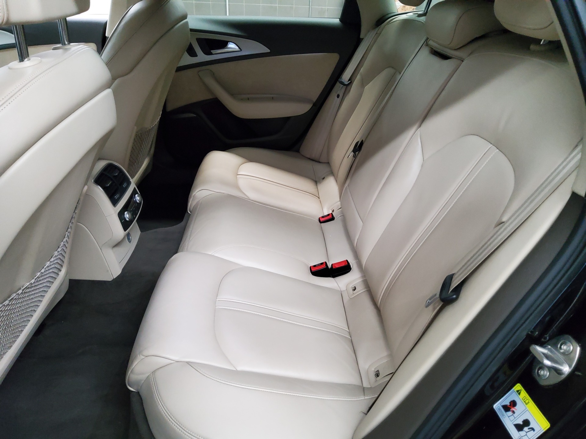 Audi A6 Avant 2.0 TFSI Leder PDC Shz Navi LED 13