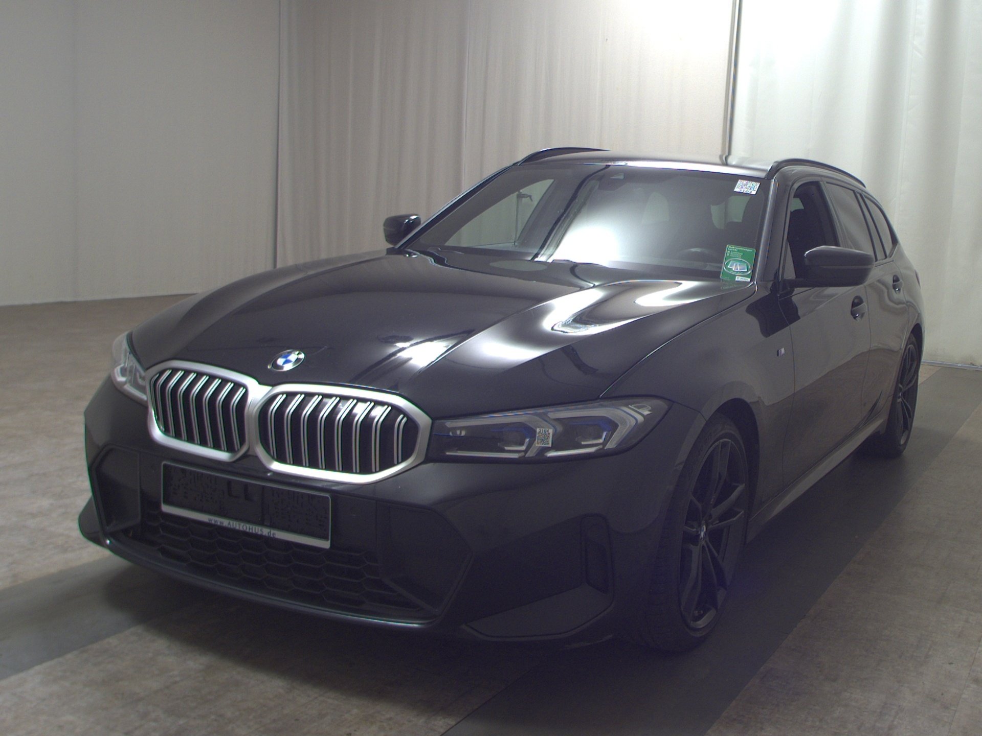 BMW 320dA Touring M-Sport Navi LED Curved HuD H/K 2