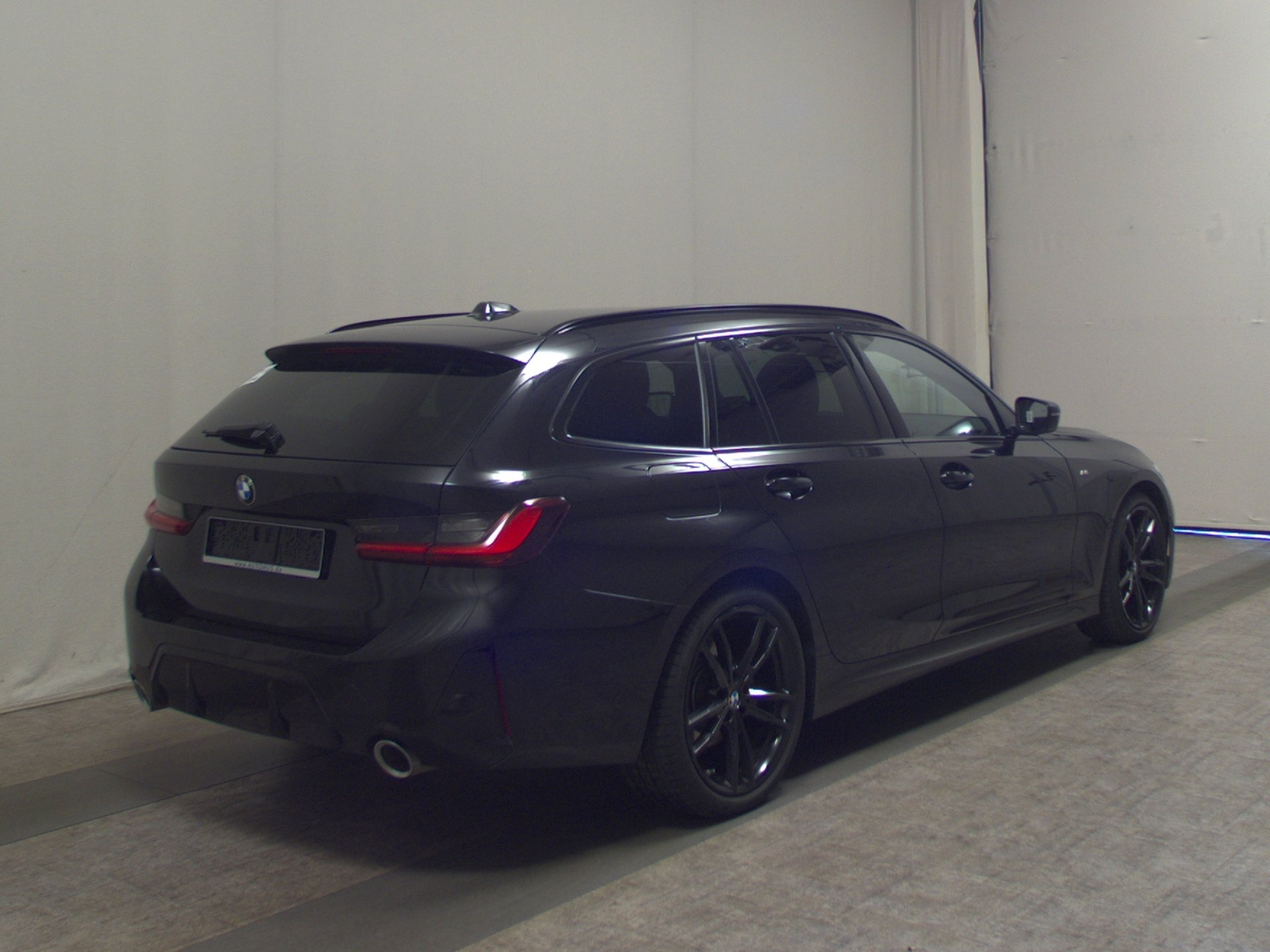 BMW 320dA Touring M-Sport Navi LED Curved HuD H/K 4