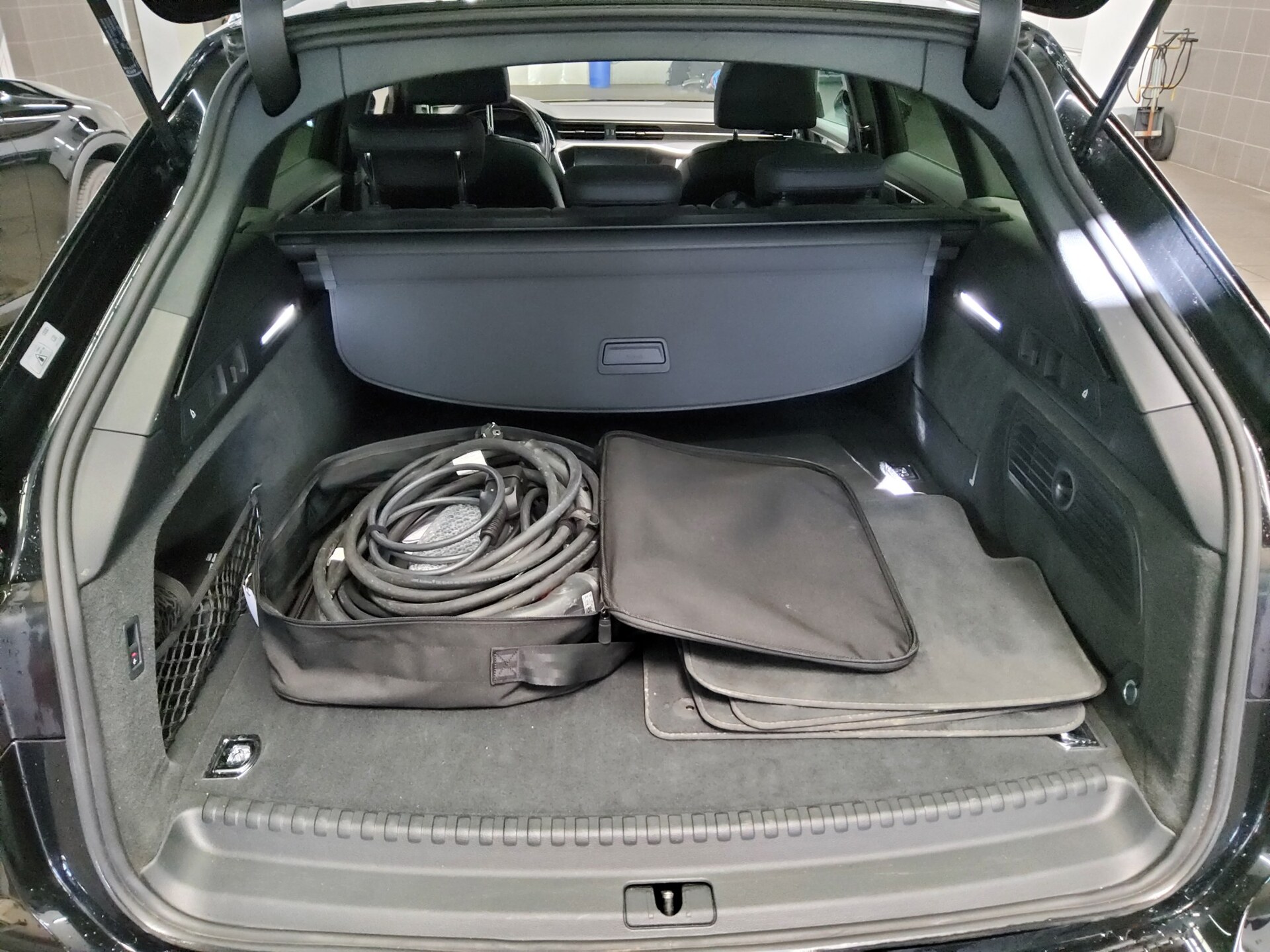 Audi A6 Avant 50 TFSI e Qu. design Nav Matrix Pano vc 12