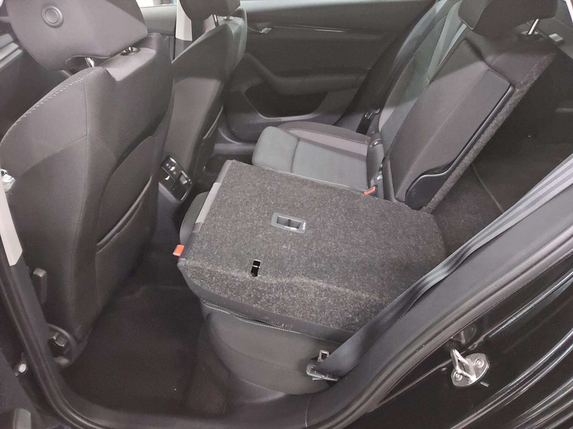Skoda Octavia Kombi 2.0 TDI Ambition Navi LED vc AHK 13
