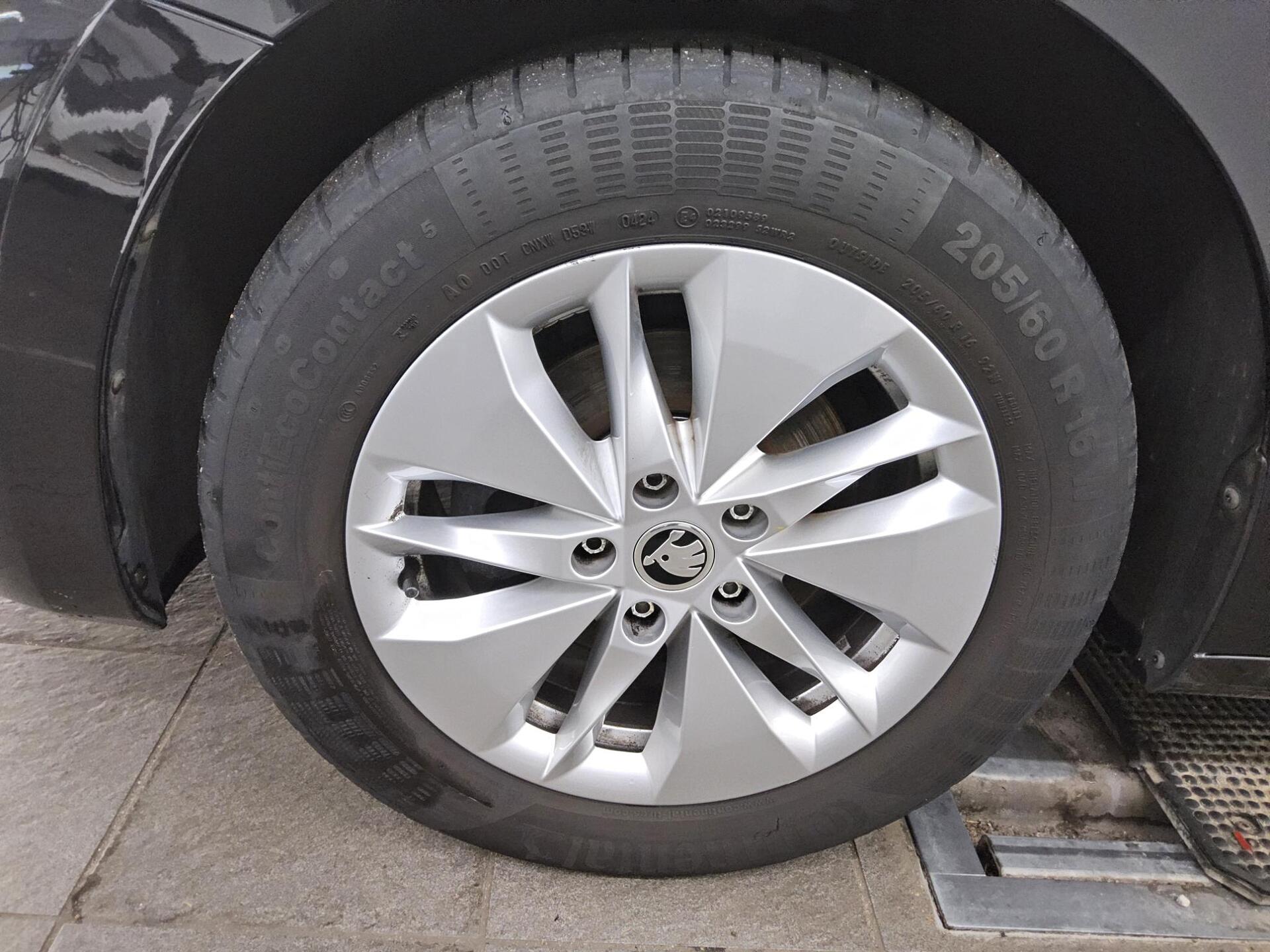 Skoda Octavia Kombi 2.0 TDI Ambition Navi LED vc AHK 11