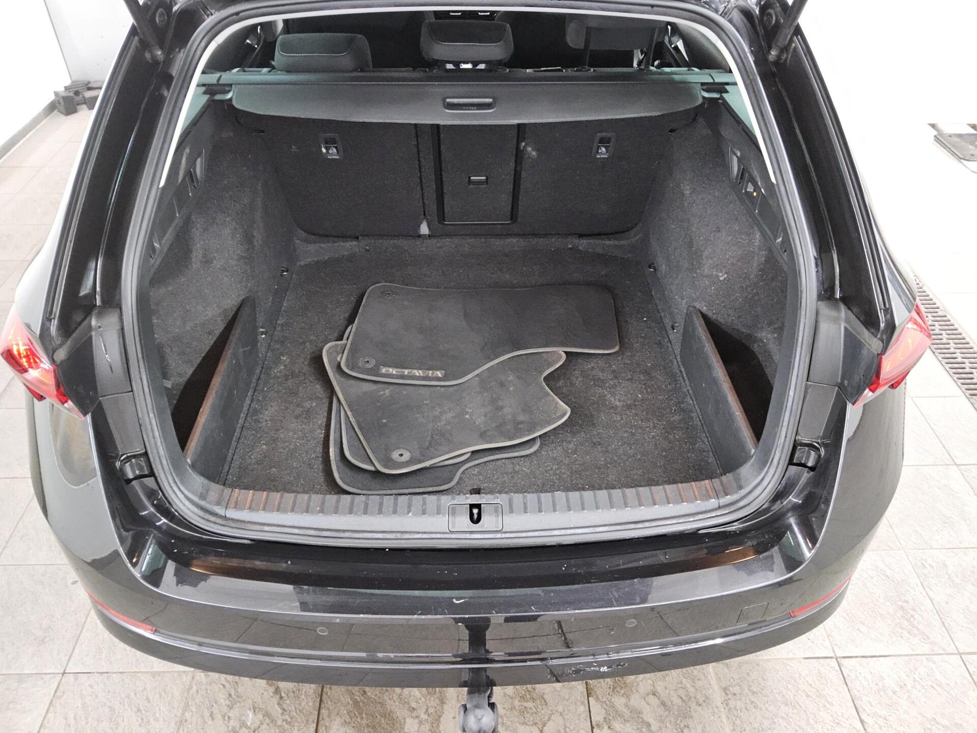 Skoda Octavia Kombi 2.0 TDI Ambition Navi LED vc AHK 12