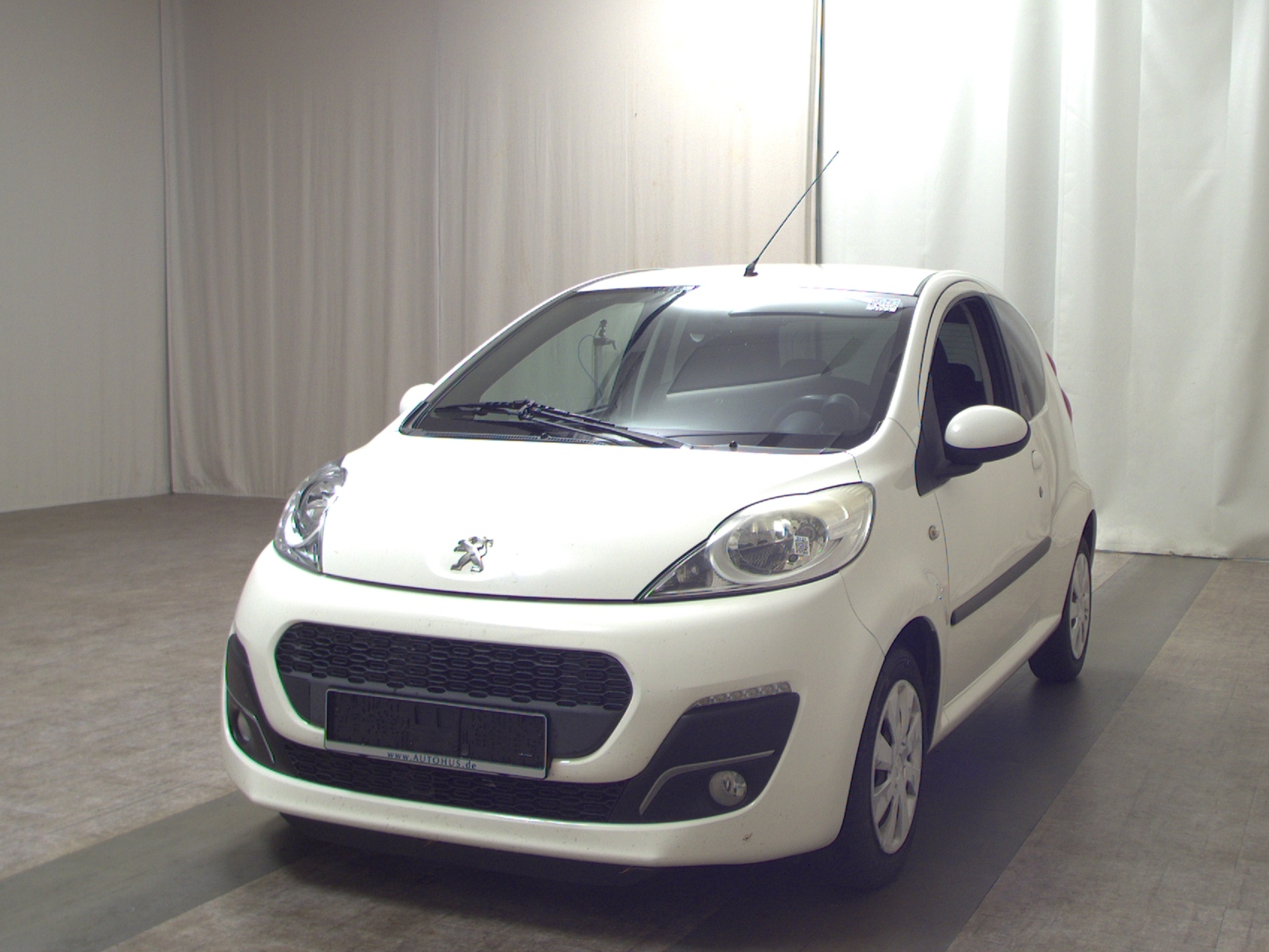 Peugeot 107 Active GJR Radio 2