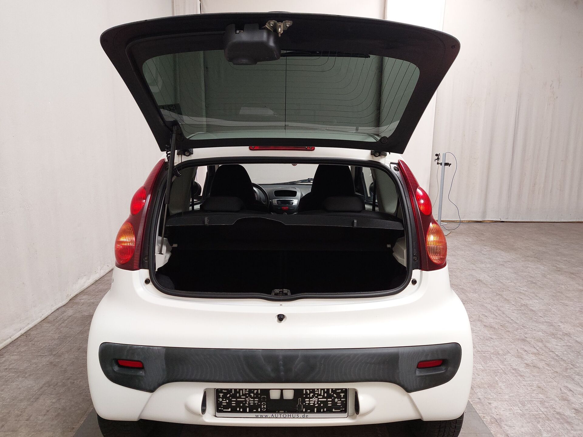 Peugeot 107 Active GJR Radio 15