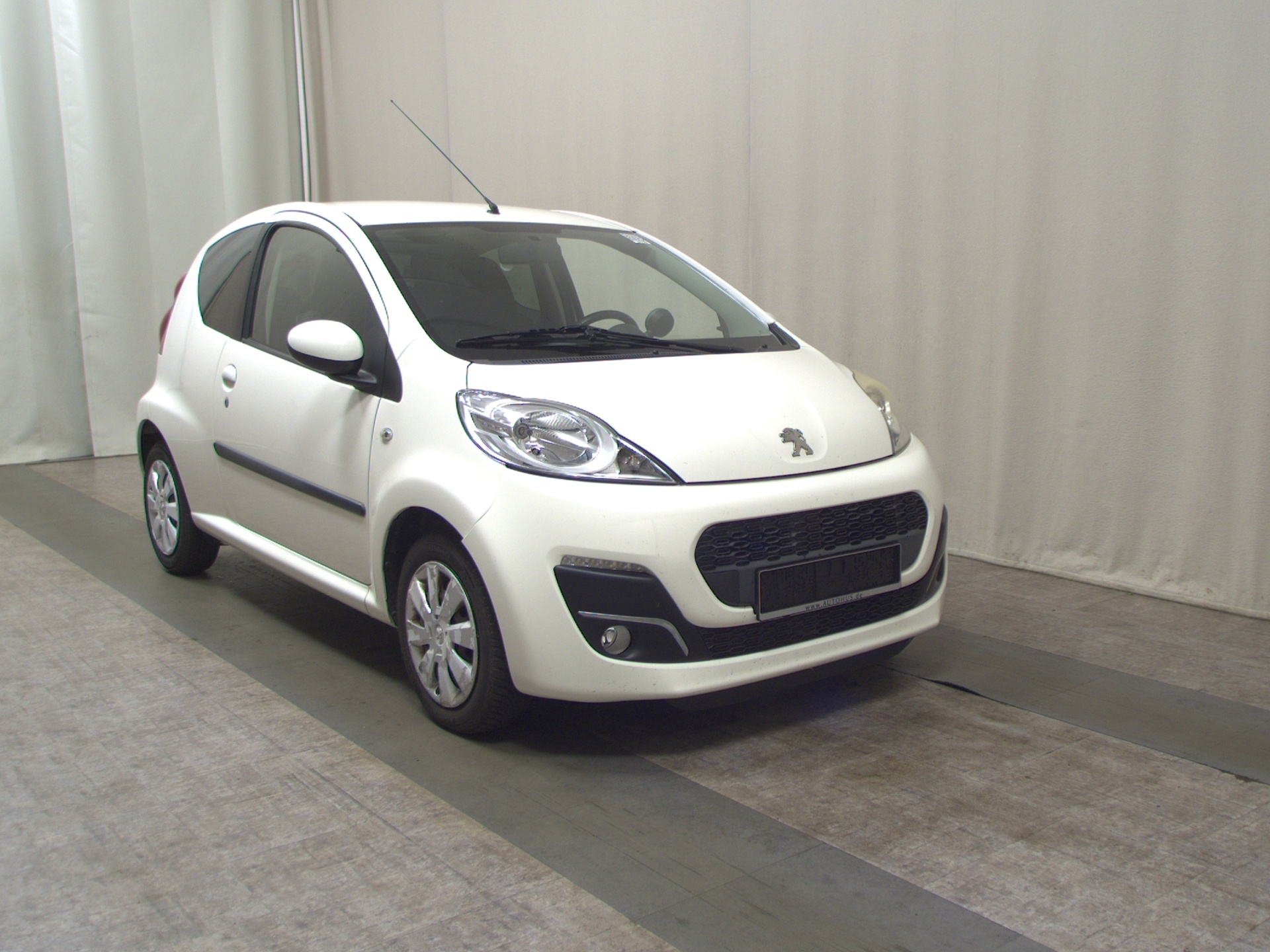Peugeot 107 Active GJR Radio 3
