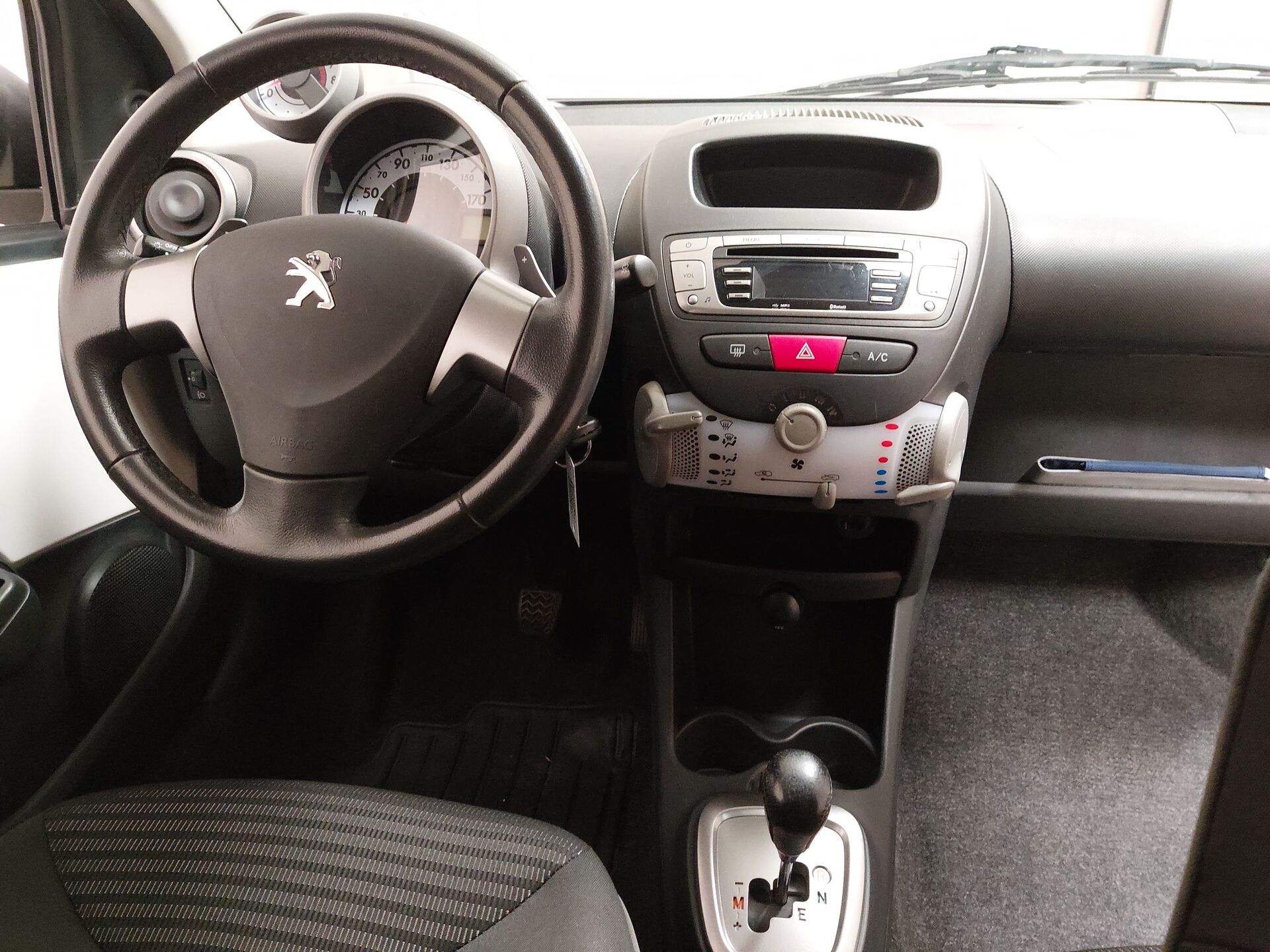 Peugeot 107 Active GJR Radio 12