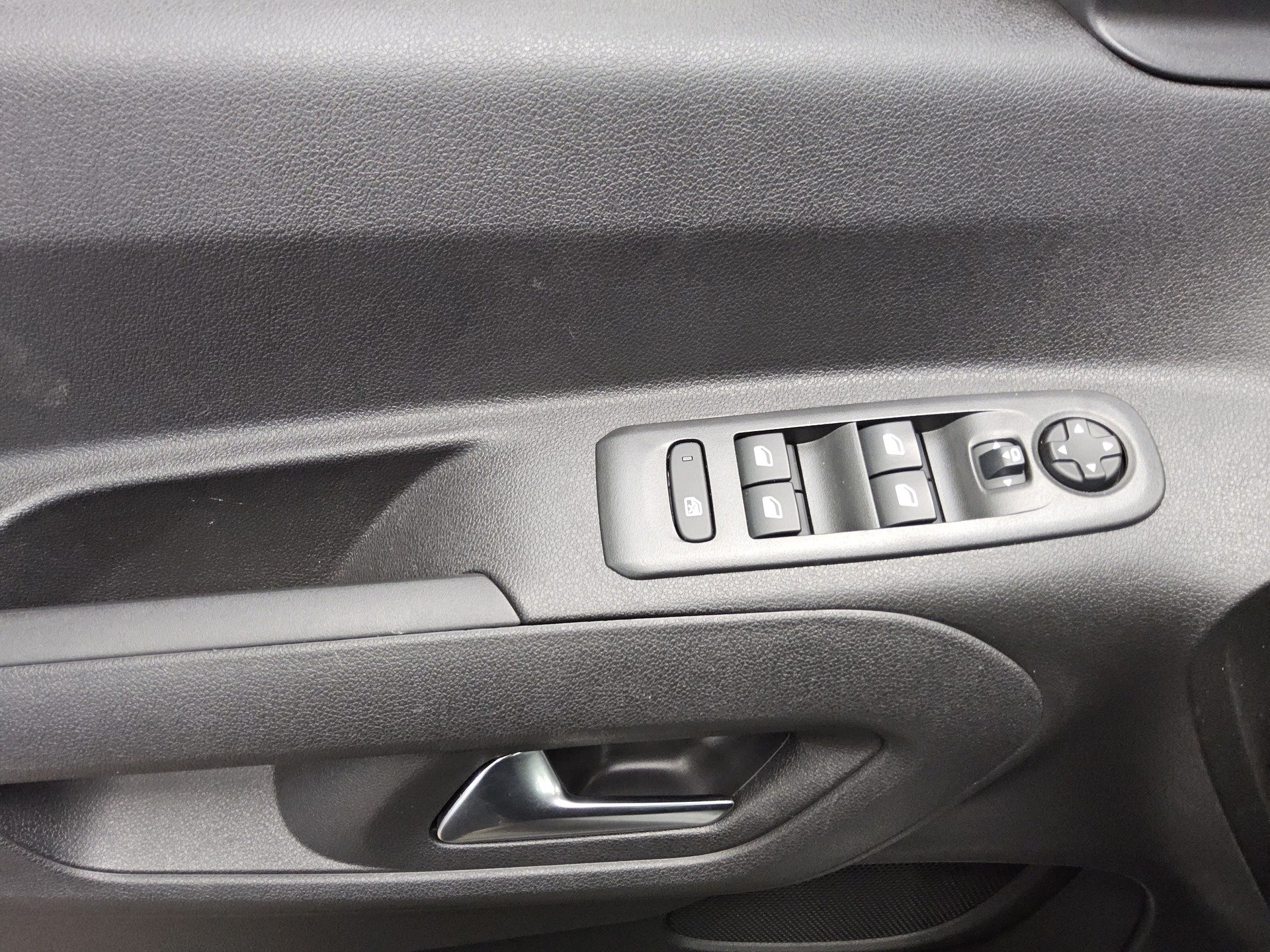 Opel Combo Life 1.5 D Edition 5-Sitzer Navi AHK PDC 9